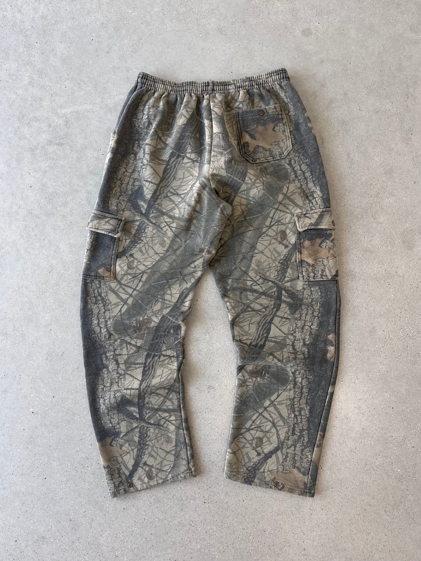 Vintage Jerzees Dark Realtree Cargo Sweatpants - L