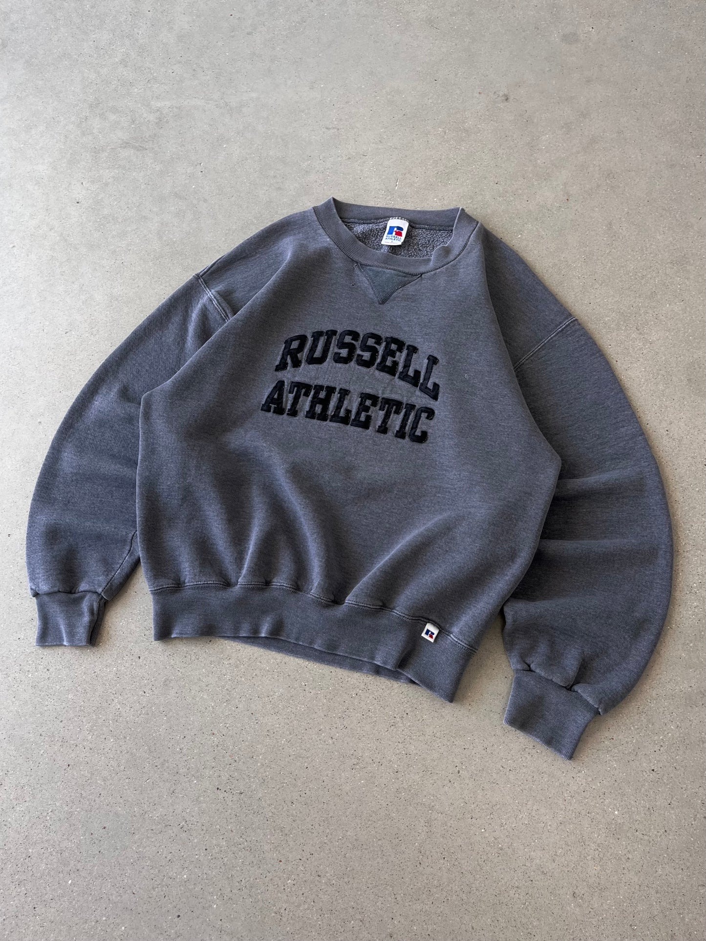 Vintage Russell Athletic Spell-out Crewneck - L