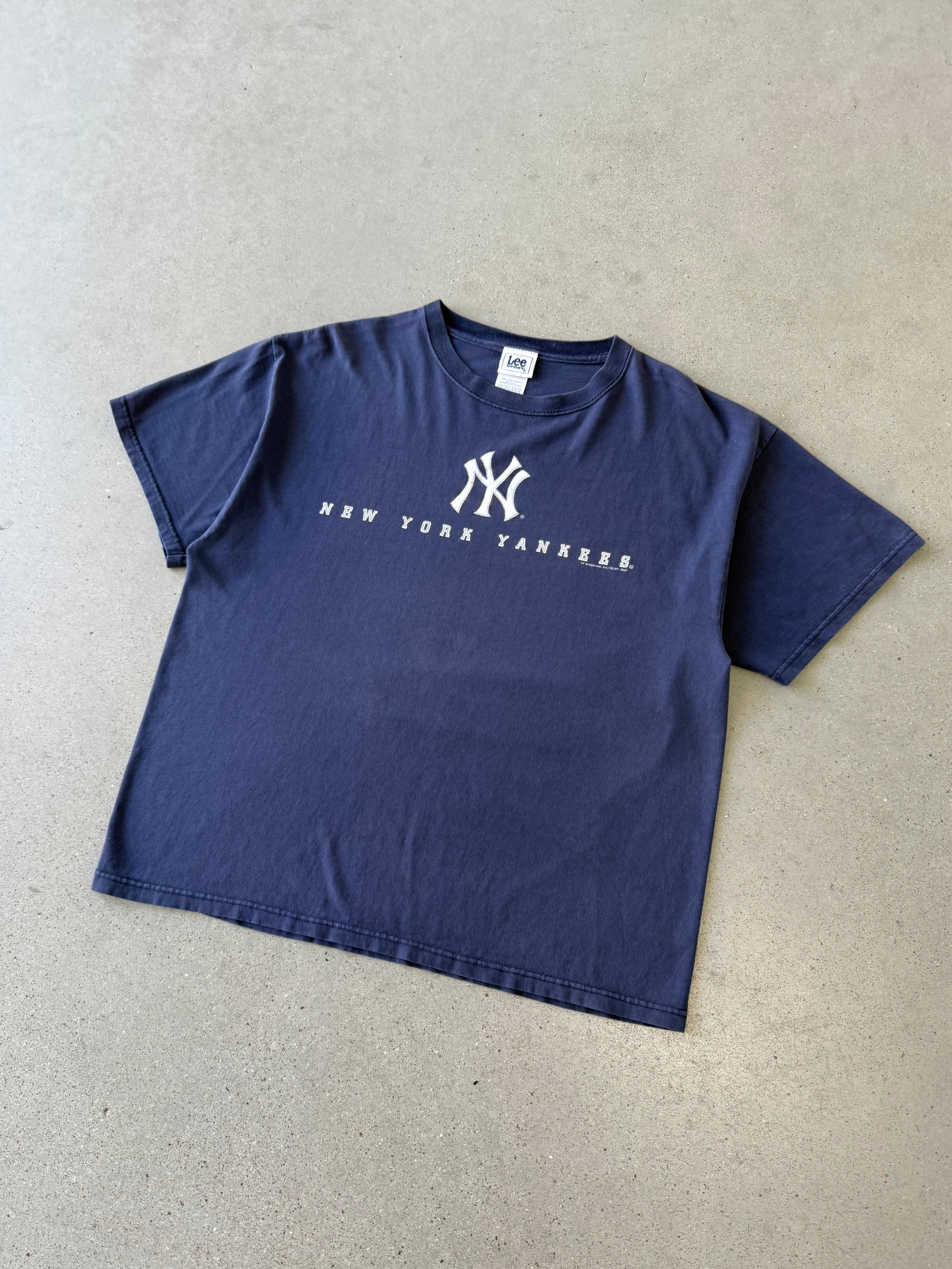 Vintage 2007 NY Yankees Lee Tee - L