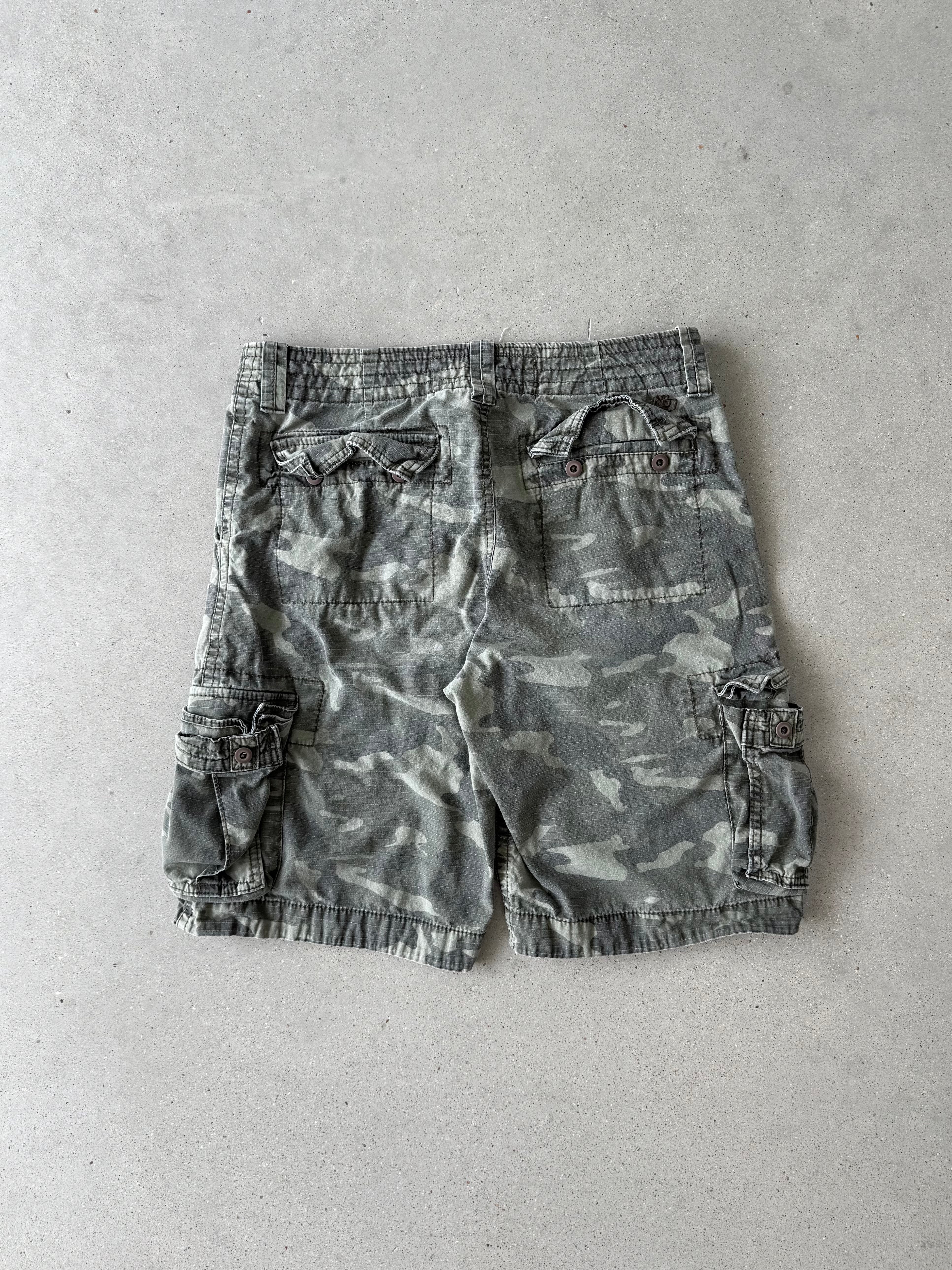 Vintage Aeropostale Camo Shorts - 31