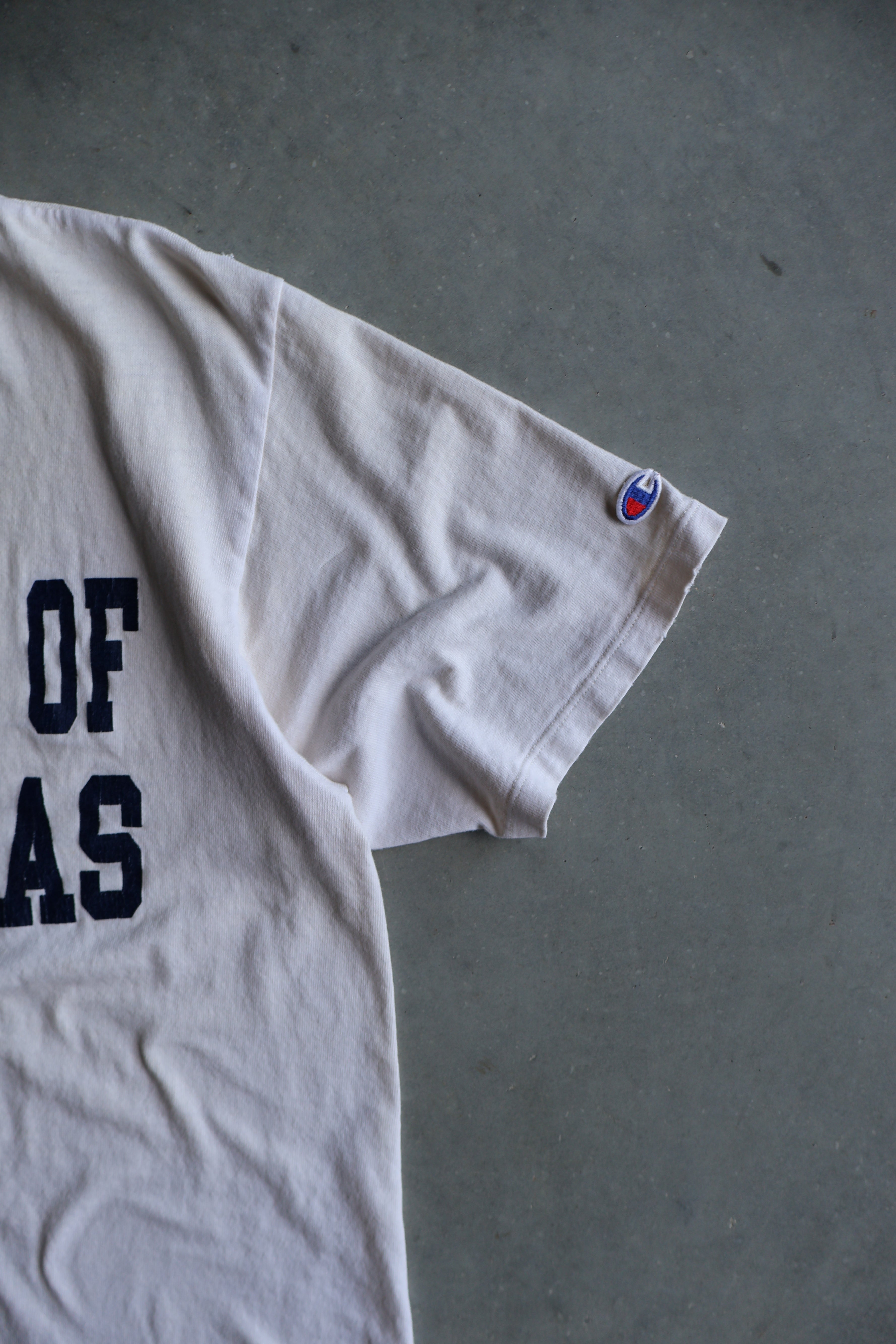 Vintage 1990s Distressed University of St. Thomas Champion T-shirt (M)