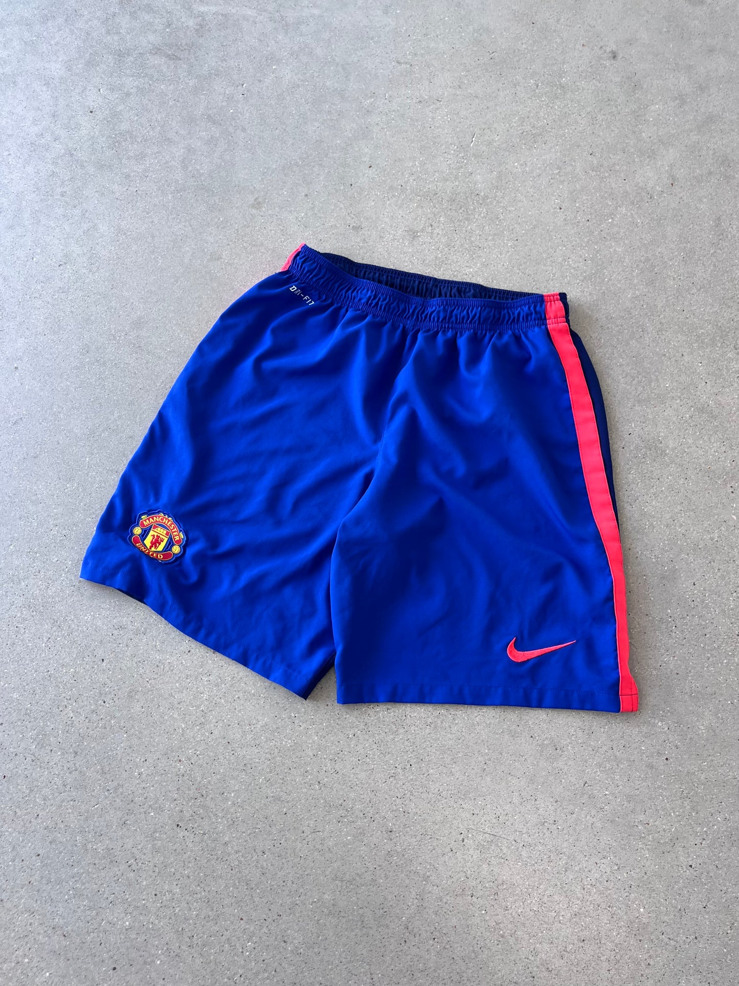 Vintage Nike Man United Shorts - L