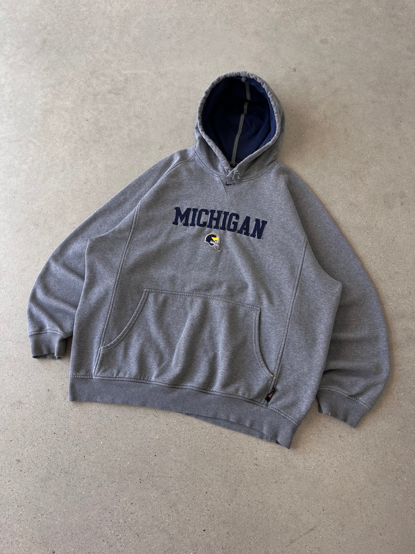 Vintage Nike University of Michigan Center Hoodie - XL