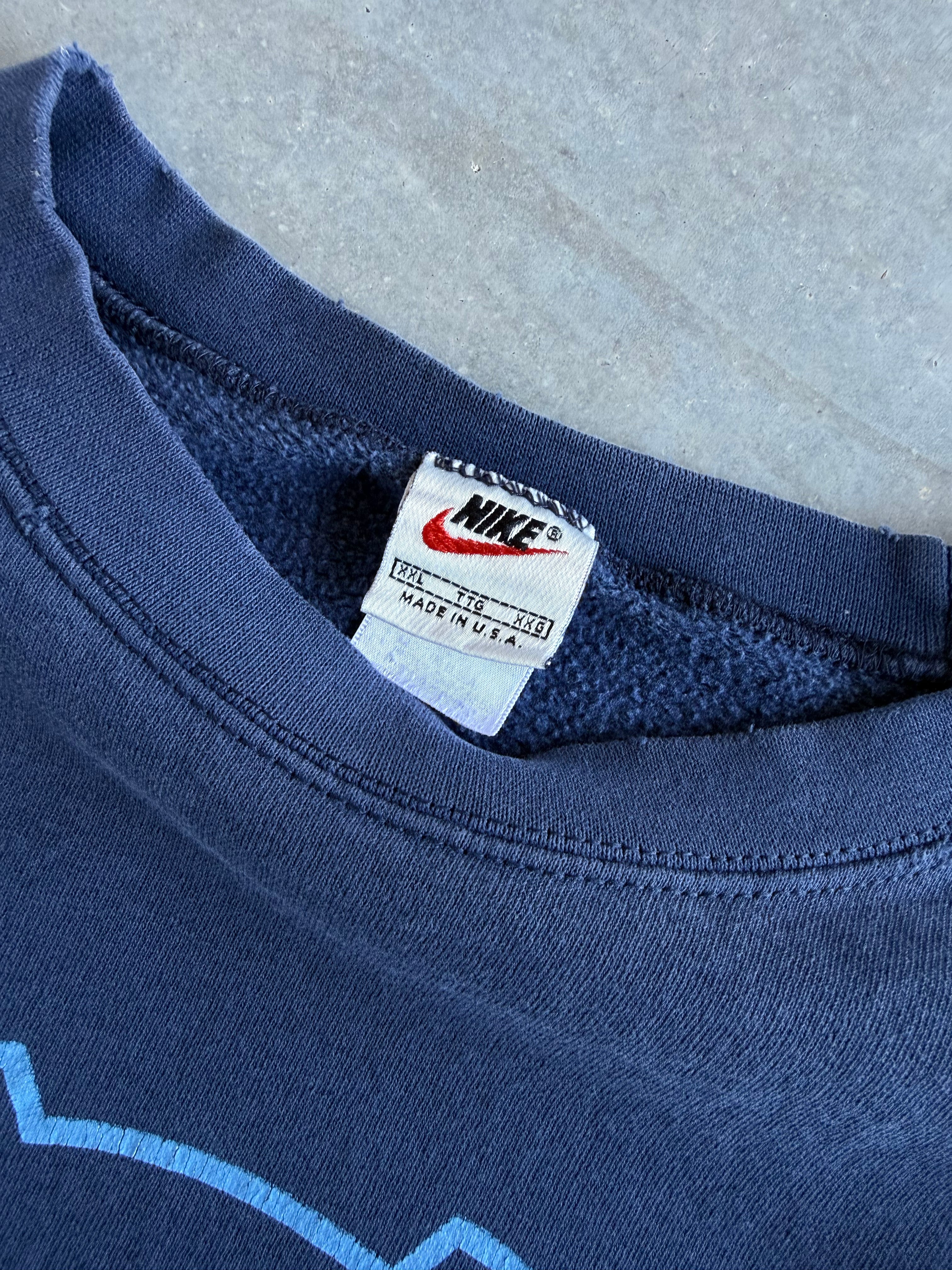 Vintage 1990s North Carolina Nike Team Football Sweatshirt (XXL)
