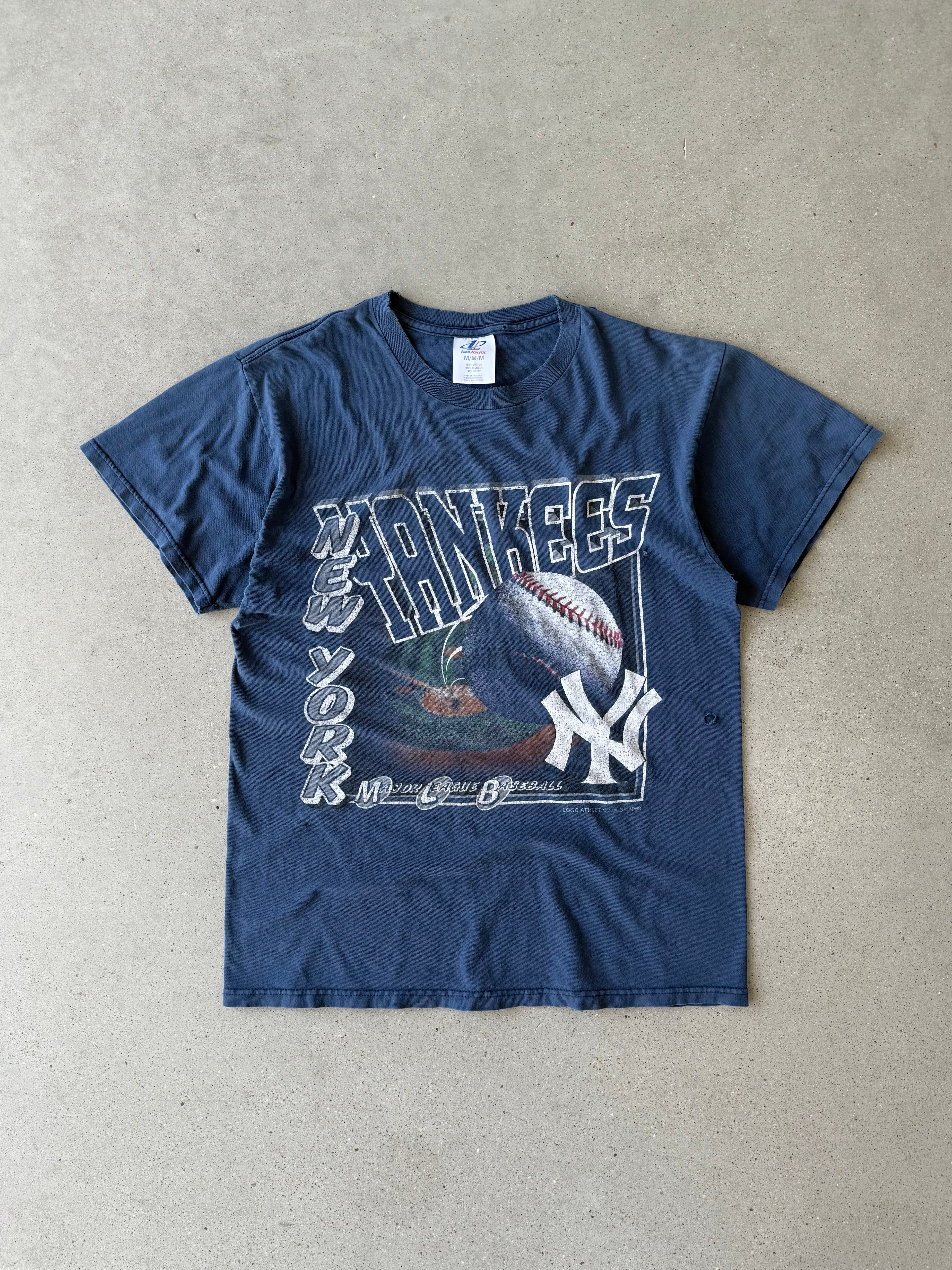 Vintage 1999 NY Yankees Distressed Tee - M