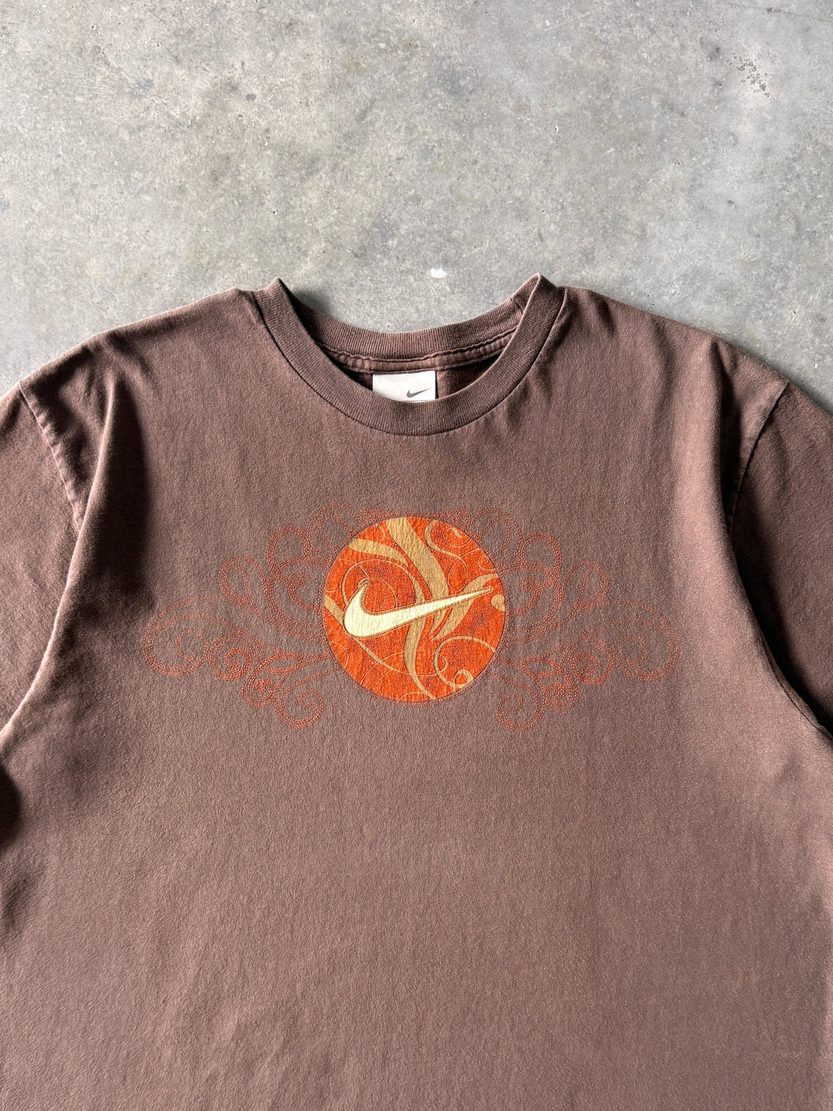 Vintage 2000s Nike Basketball Brown T-shirt (L)