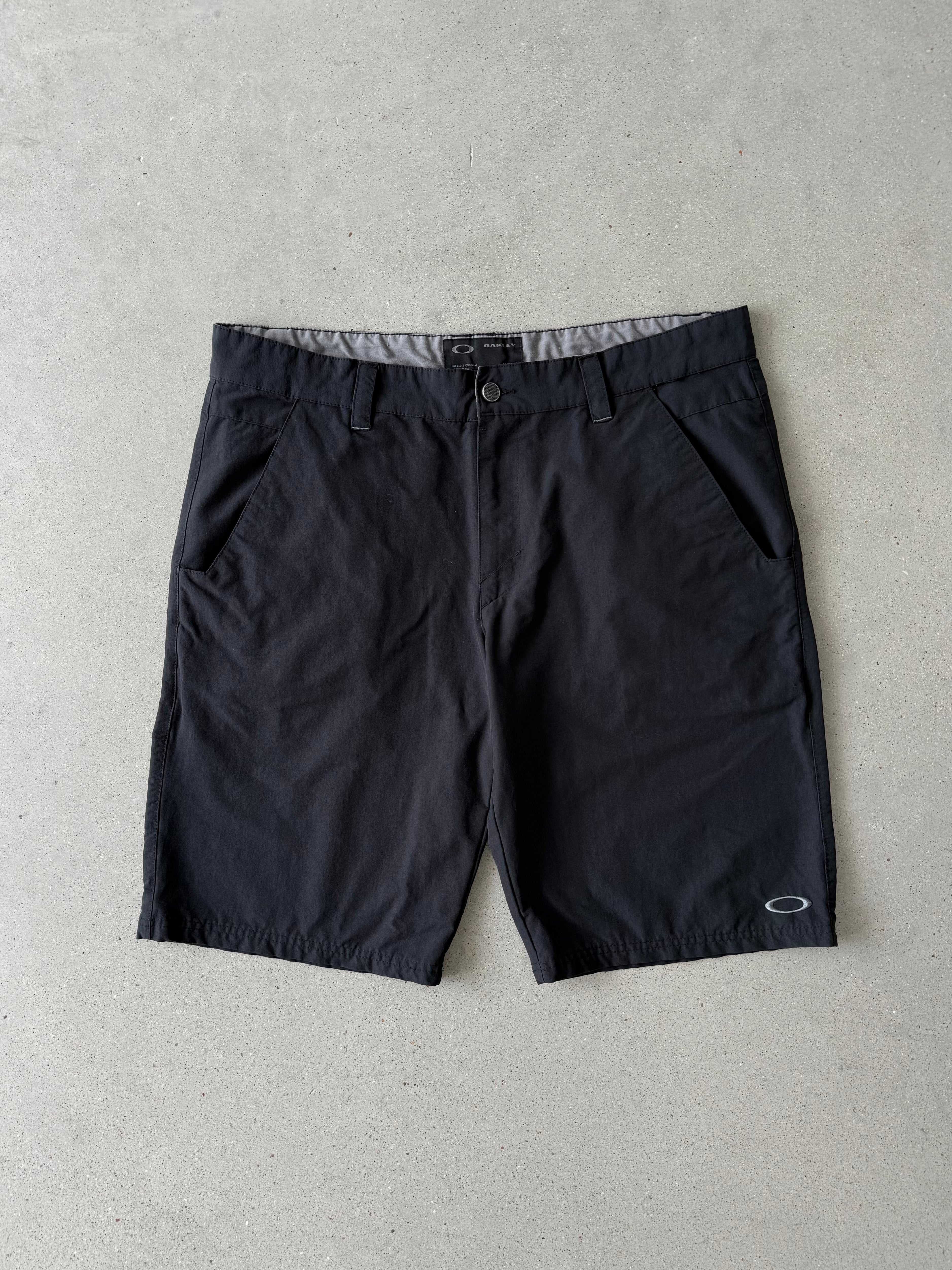 Vintage Oakley Black Golf Shorts - 38