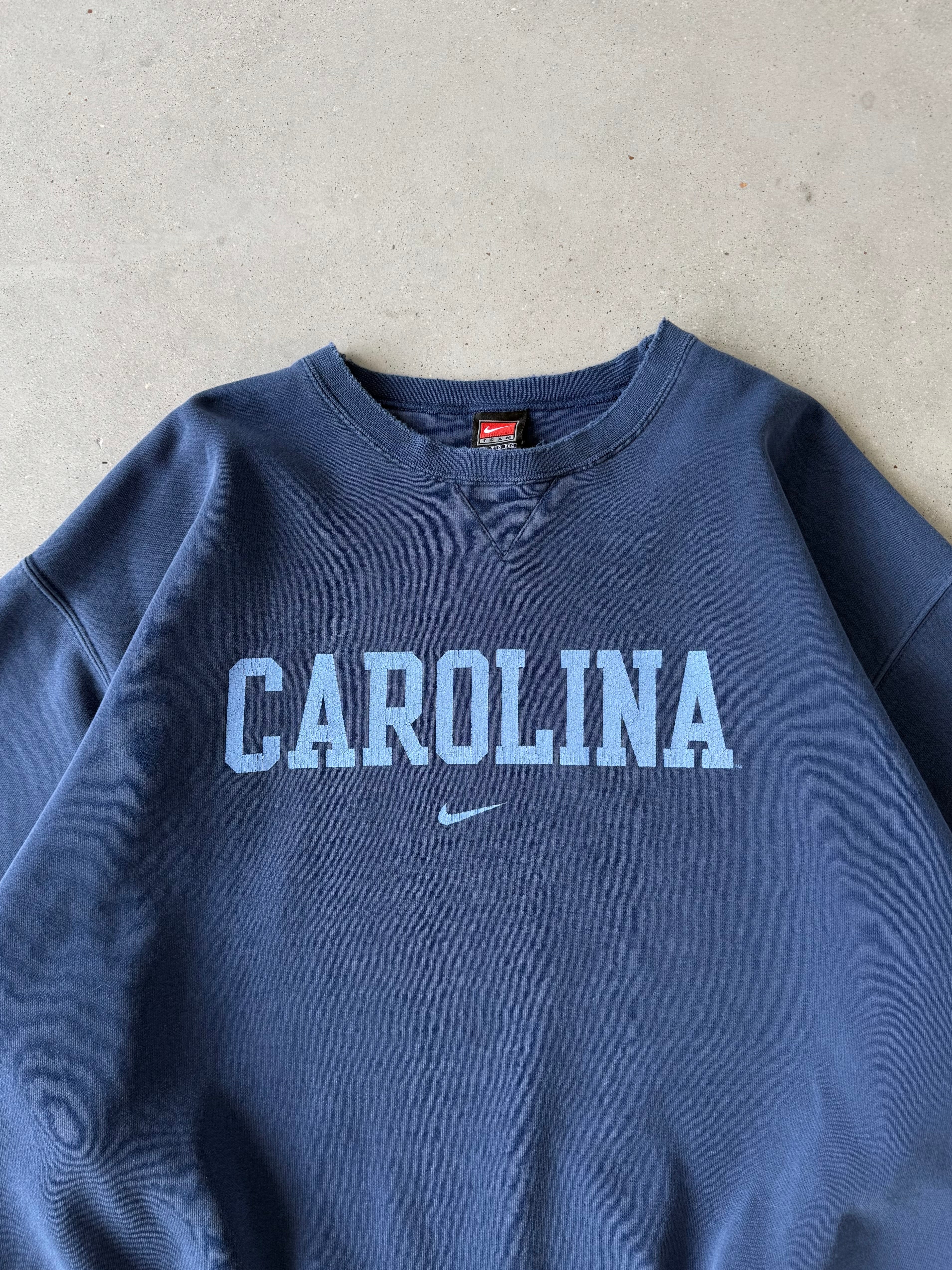 Vintage Nike TEAM Carolina Tar Heels Center Swoosh Crewneck  - XXL