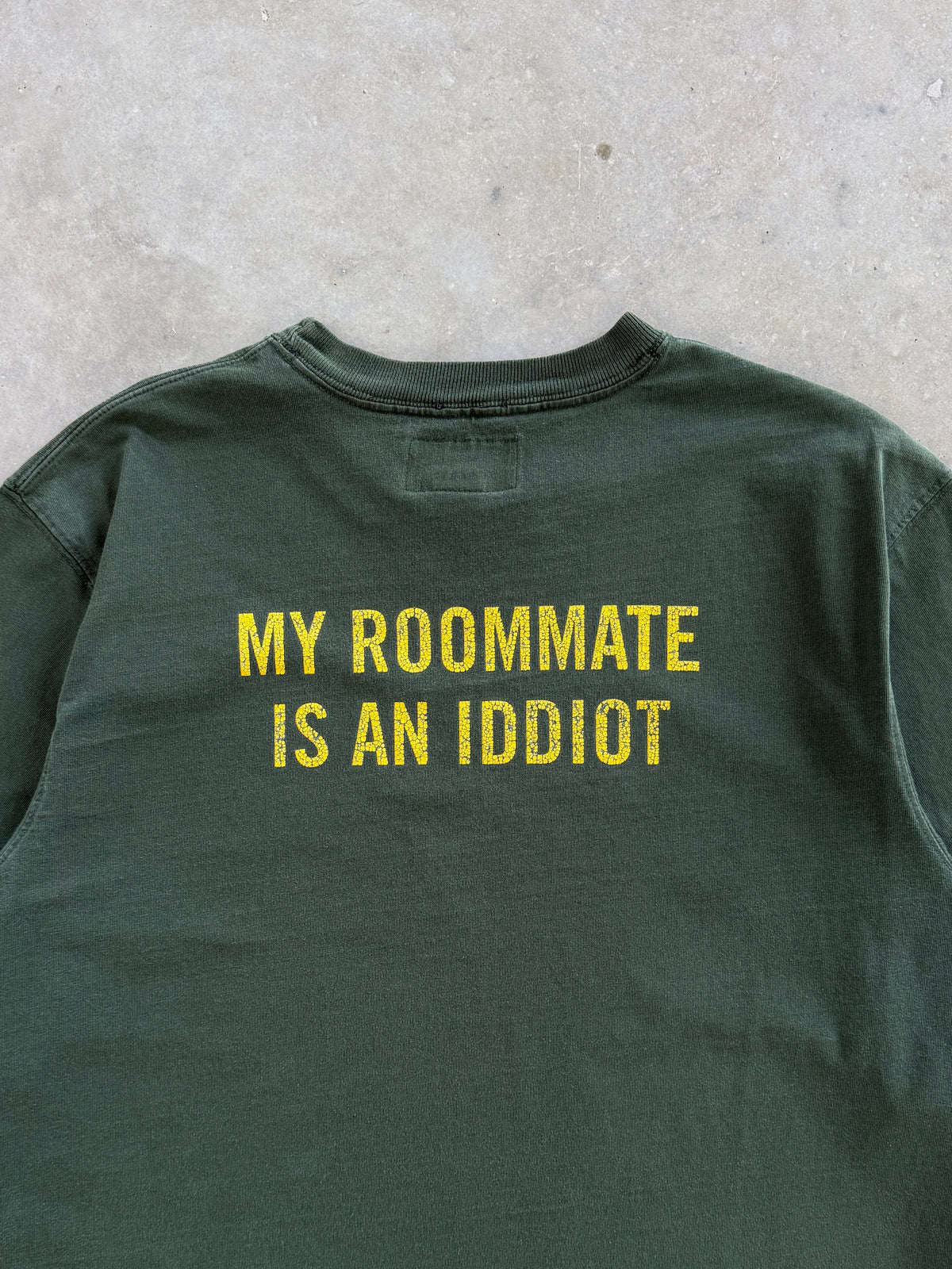 Vintage 2000s "My Roommate is an Iddiot" Abercrombie & Fitch Long Sleeve T-shirt (XL)
