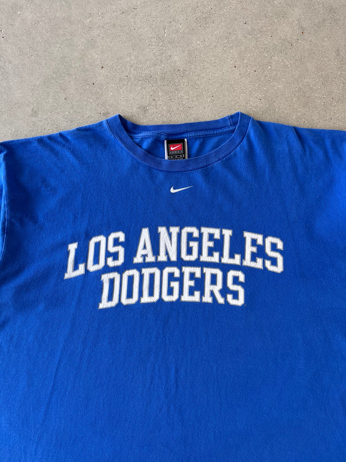 Vintage 2005 Nike LA Dodgers Center Swoosh Tee - XL