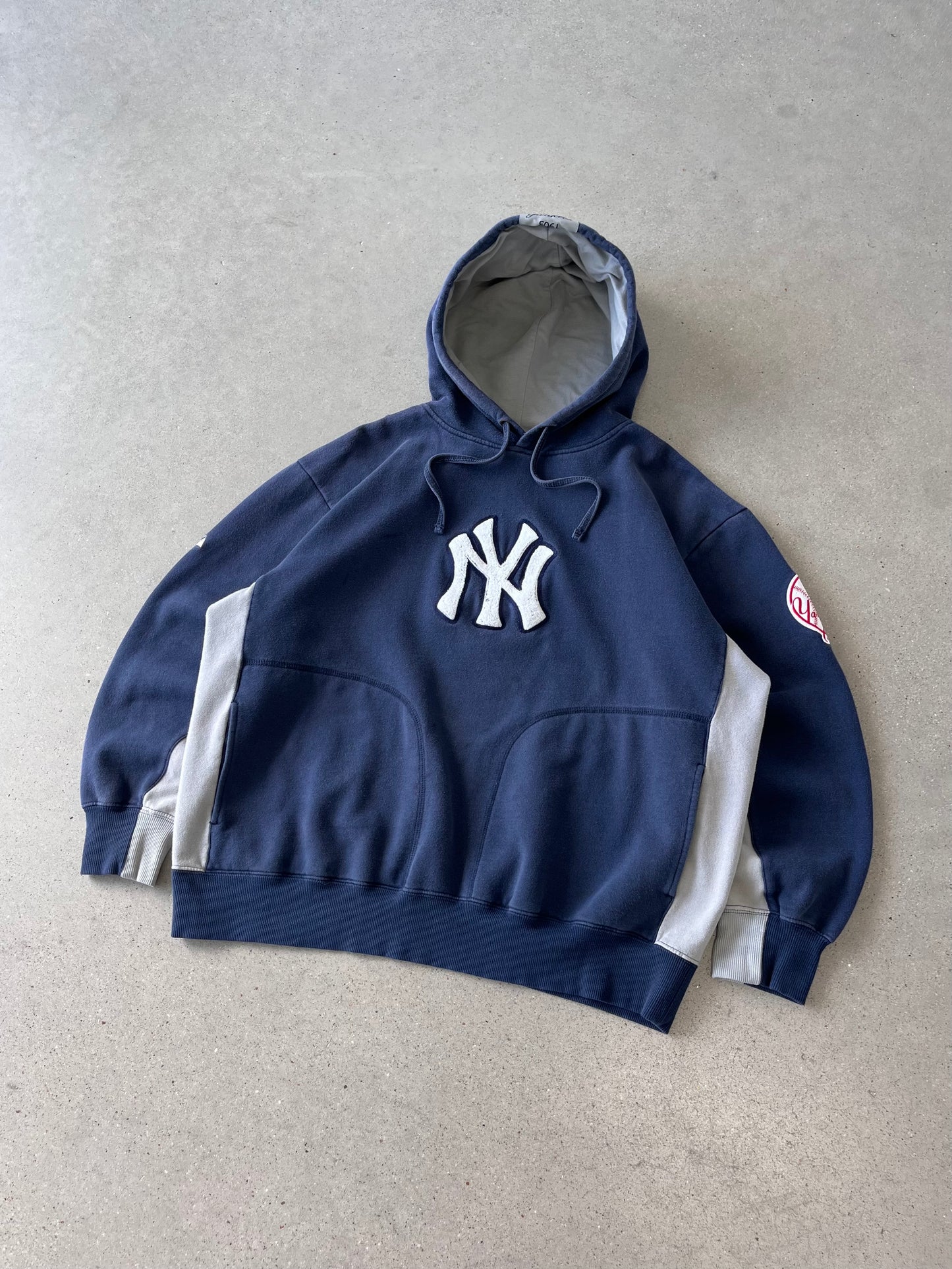 Vintage NY Yankees Logo Hoodie - L