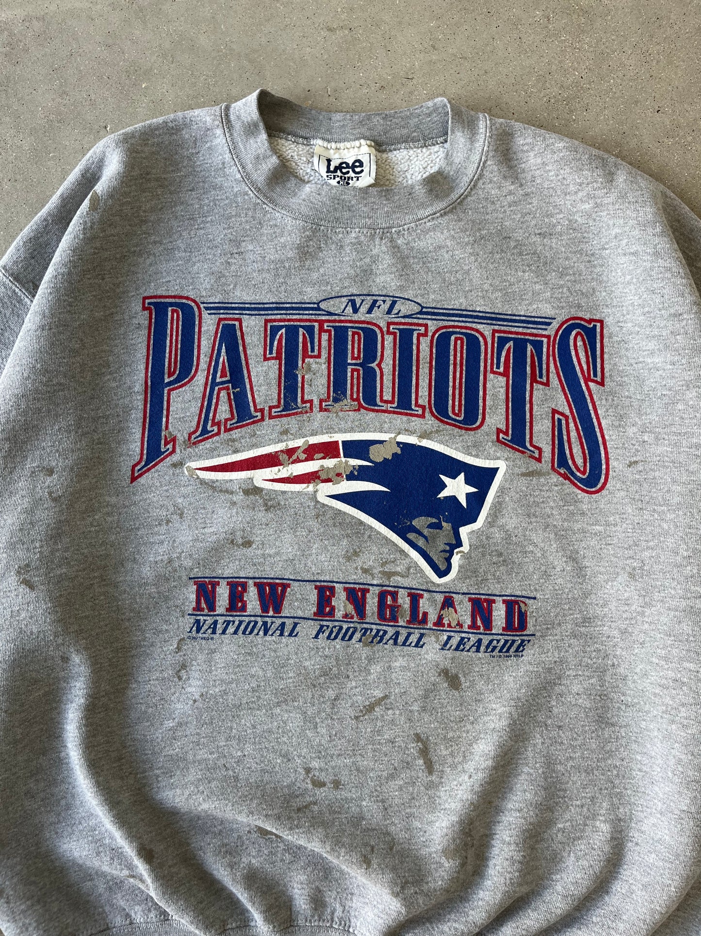 Vintage Patriots New England Painter's Crewneck - XL