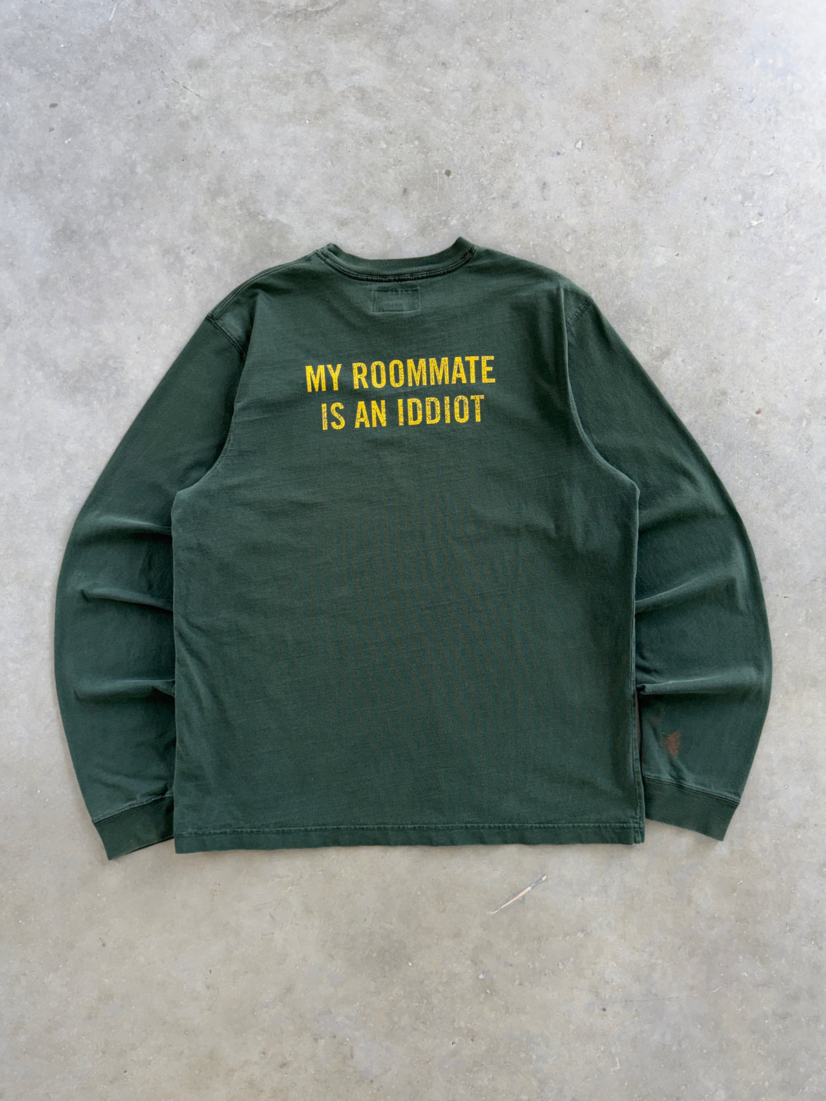 Vintage 2000s "My Roommate is an Iddiot" Abercrombie & Fitch Long Sleeve T-shirt (XL)