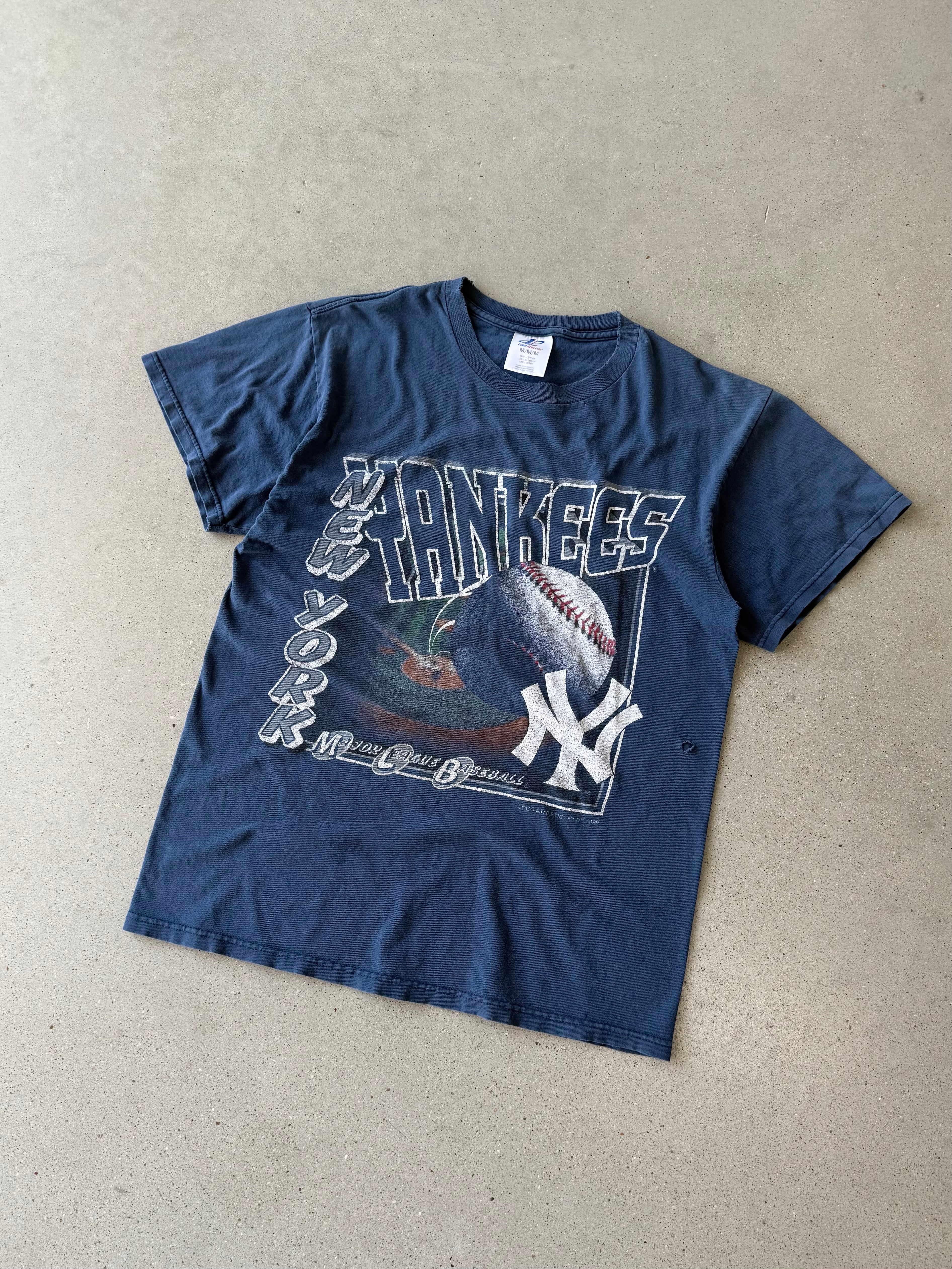 Vintage 1999 NY Yankees Distressed Tee - M