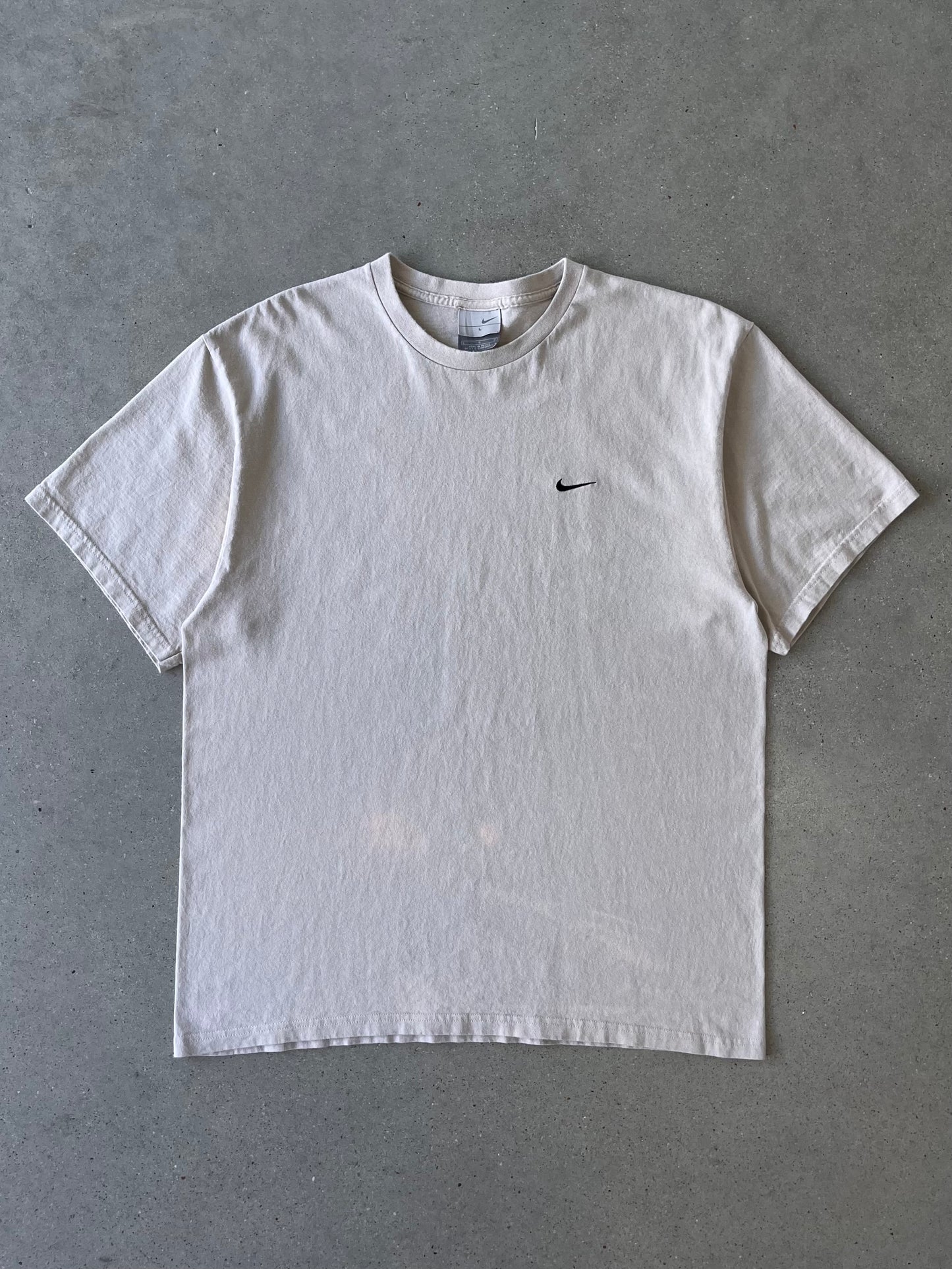 Vintage 90s Nike Mini Swoosh Crème Tee - L