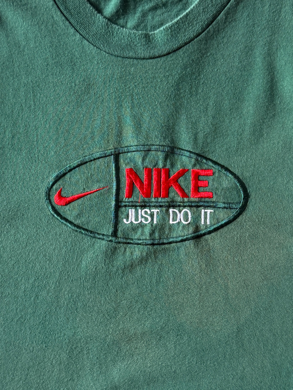 Vintage 1990s Embroidered Nike Boot T-shirt (L)