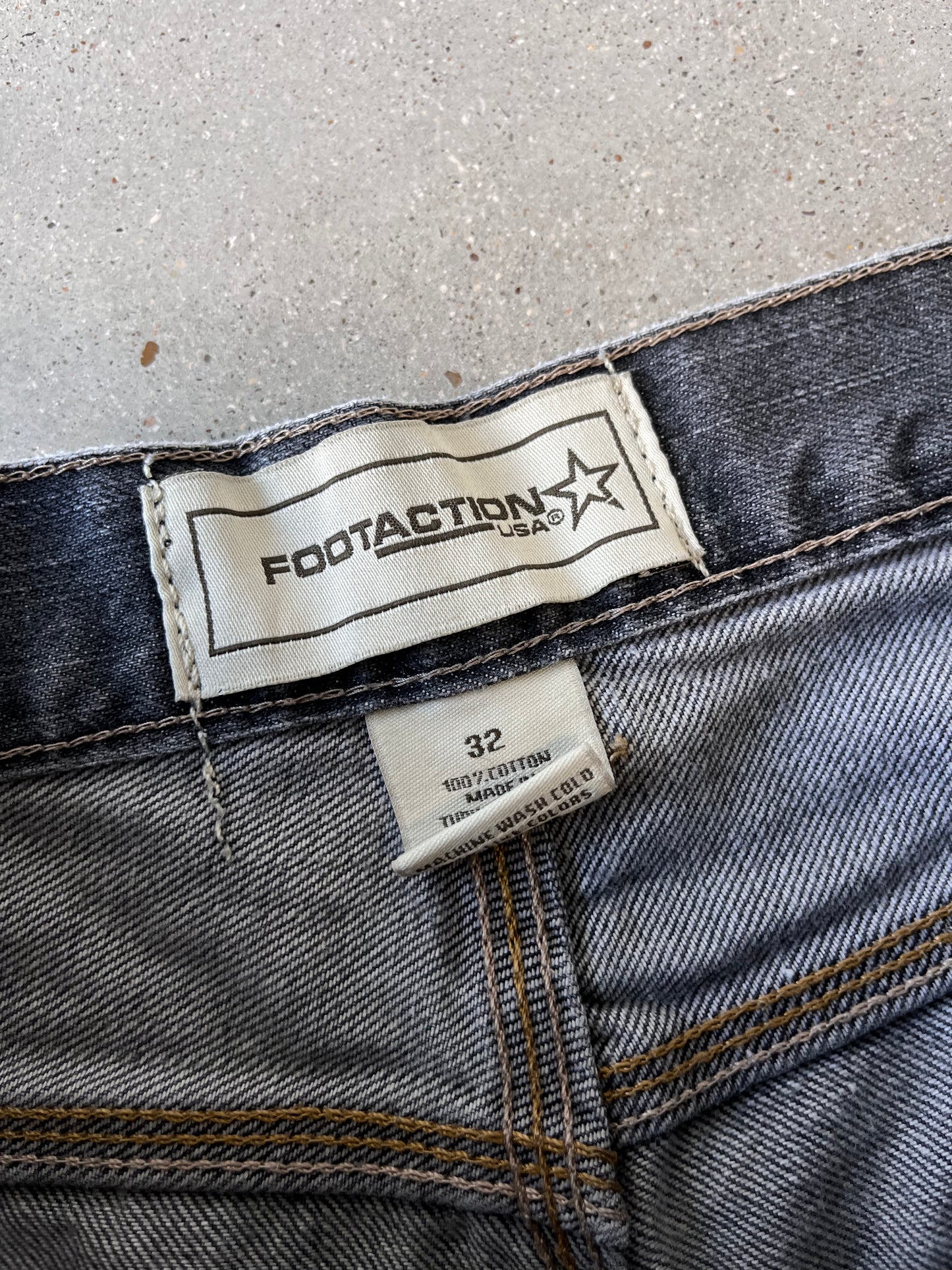 Vintage Y2K Footaction Baggy Jorts - 32