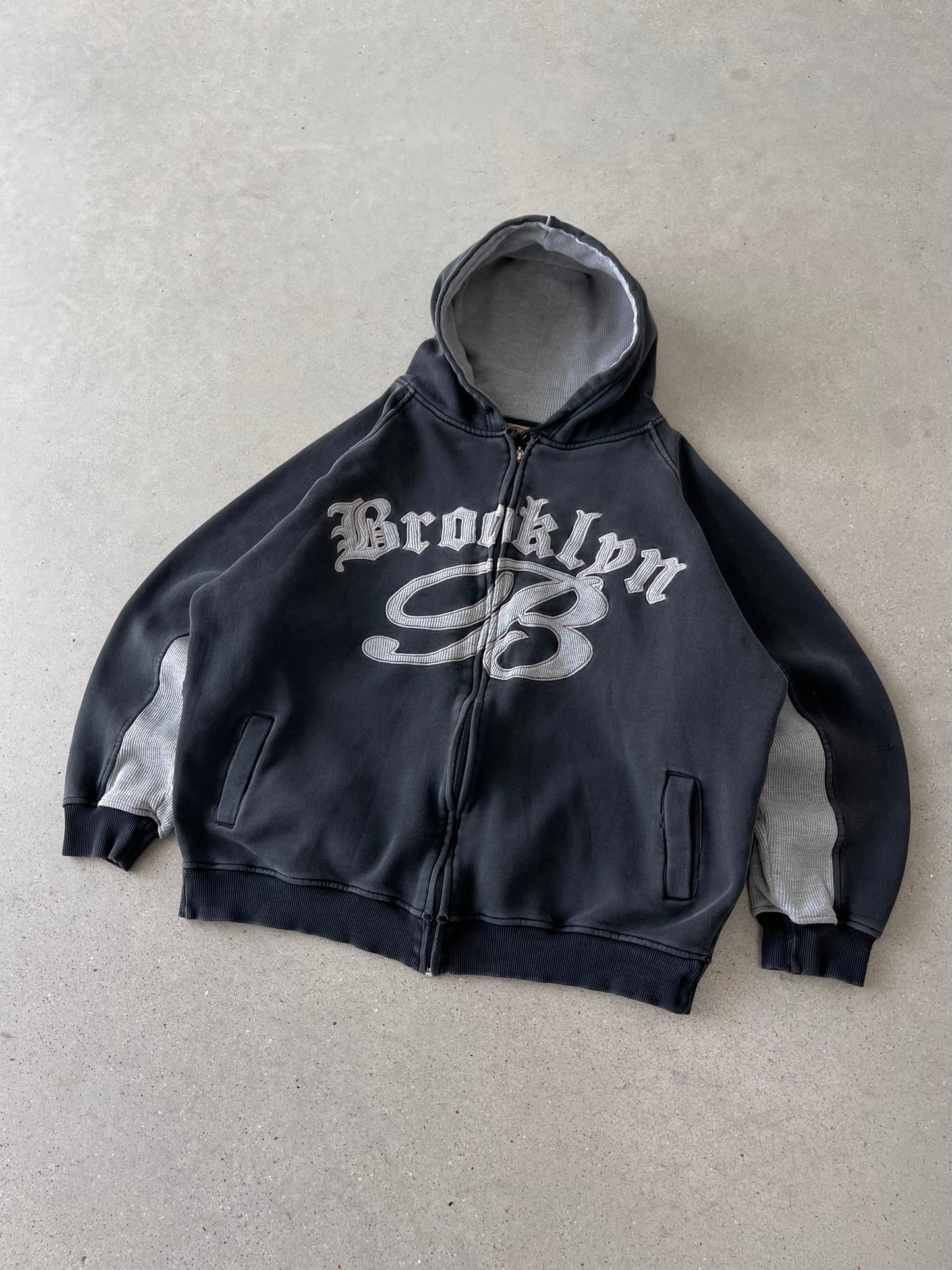 Vintage Y2K Brooklyn Zip-up Hoodie - XL