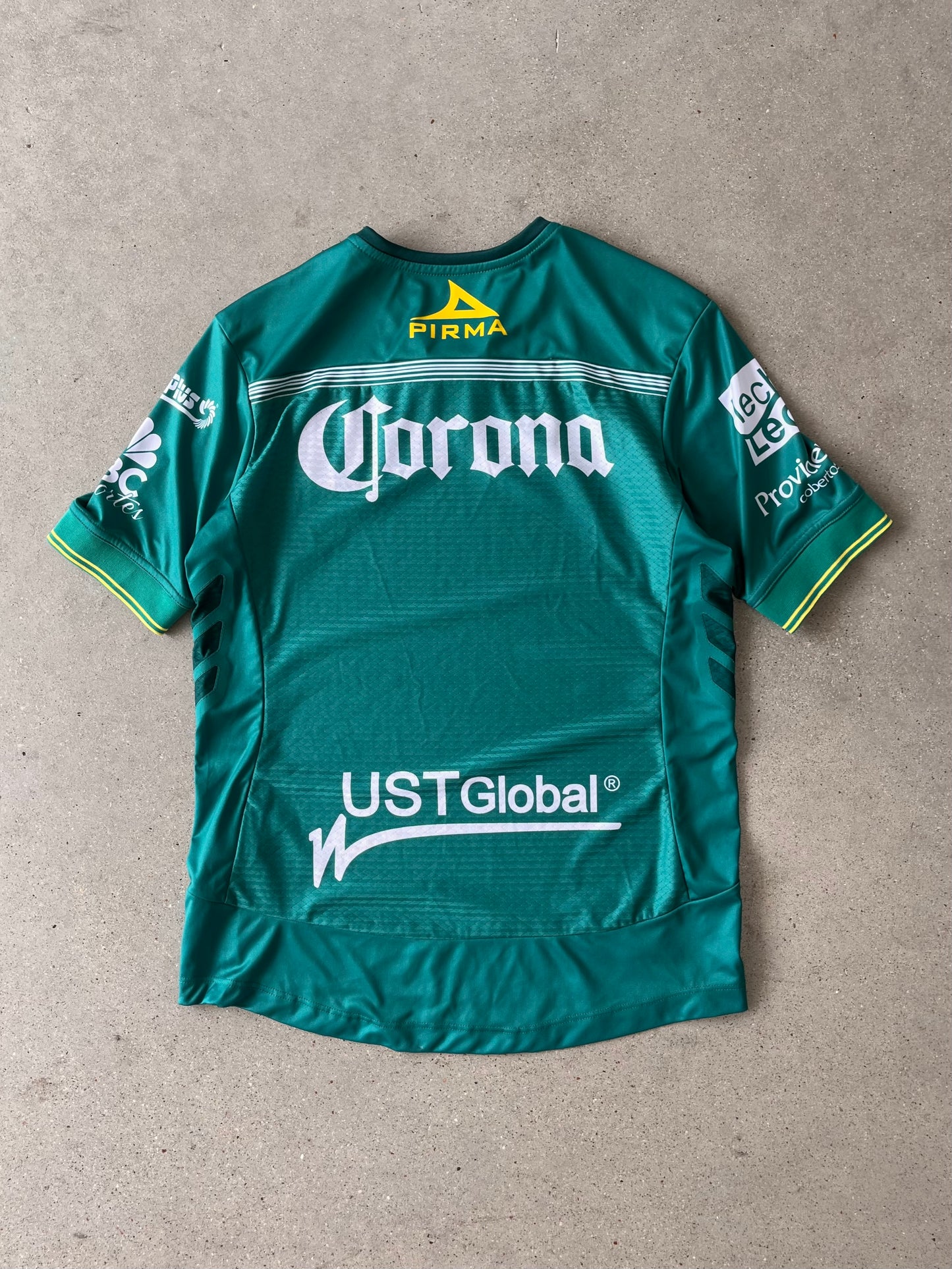 Vintage 2015/2016 Pirma Leon Jersey - M