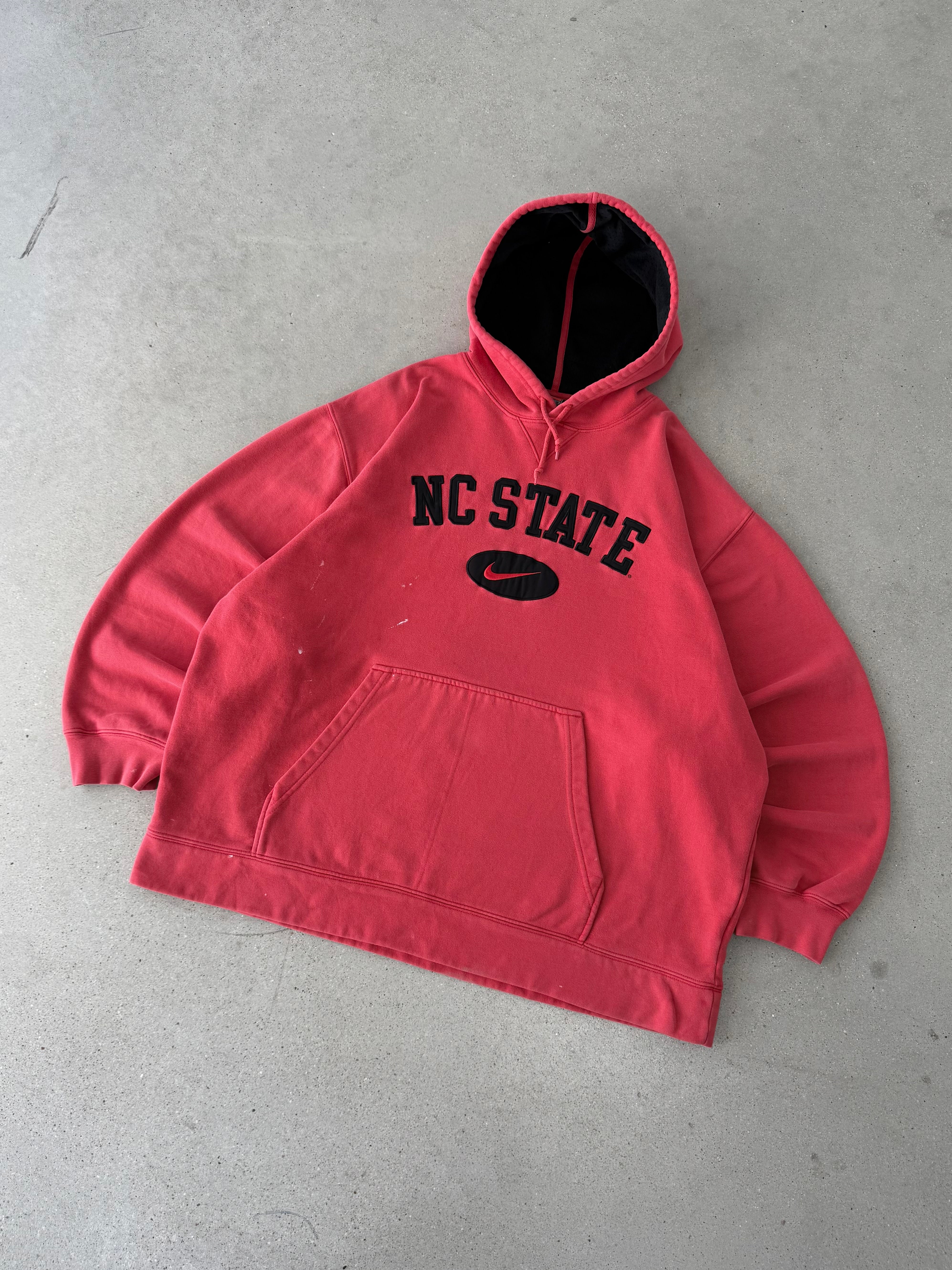 Vintage Nike TEAM NC State Swoosh Hoodie - XXL
