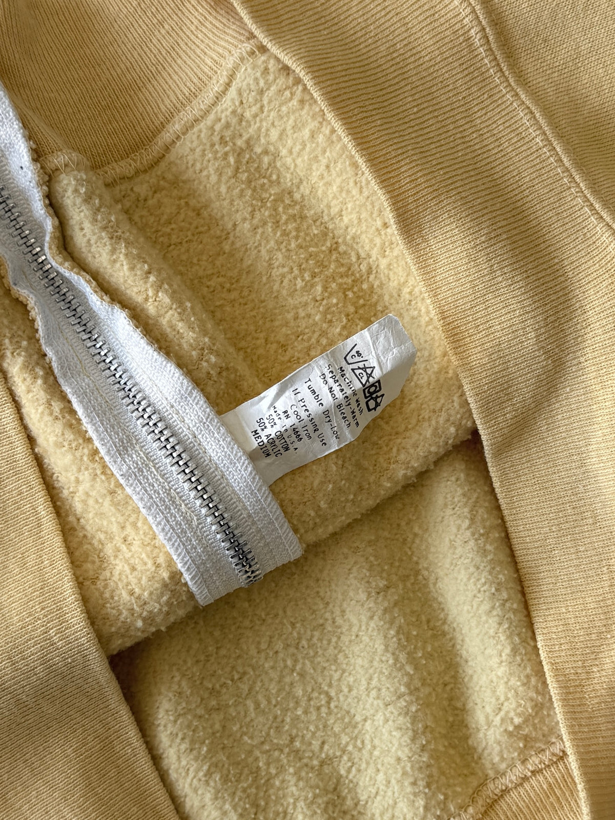Vintage 2000s Yellow Zip-up Hoodie (S)