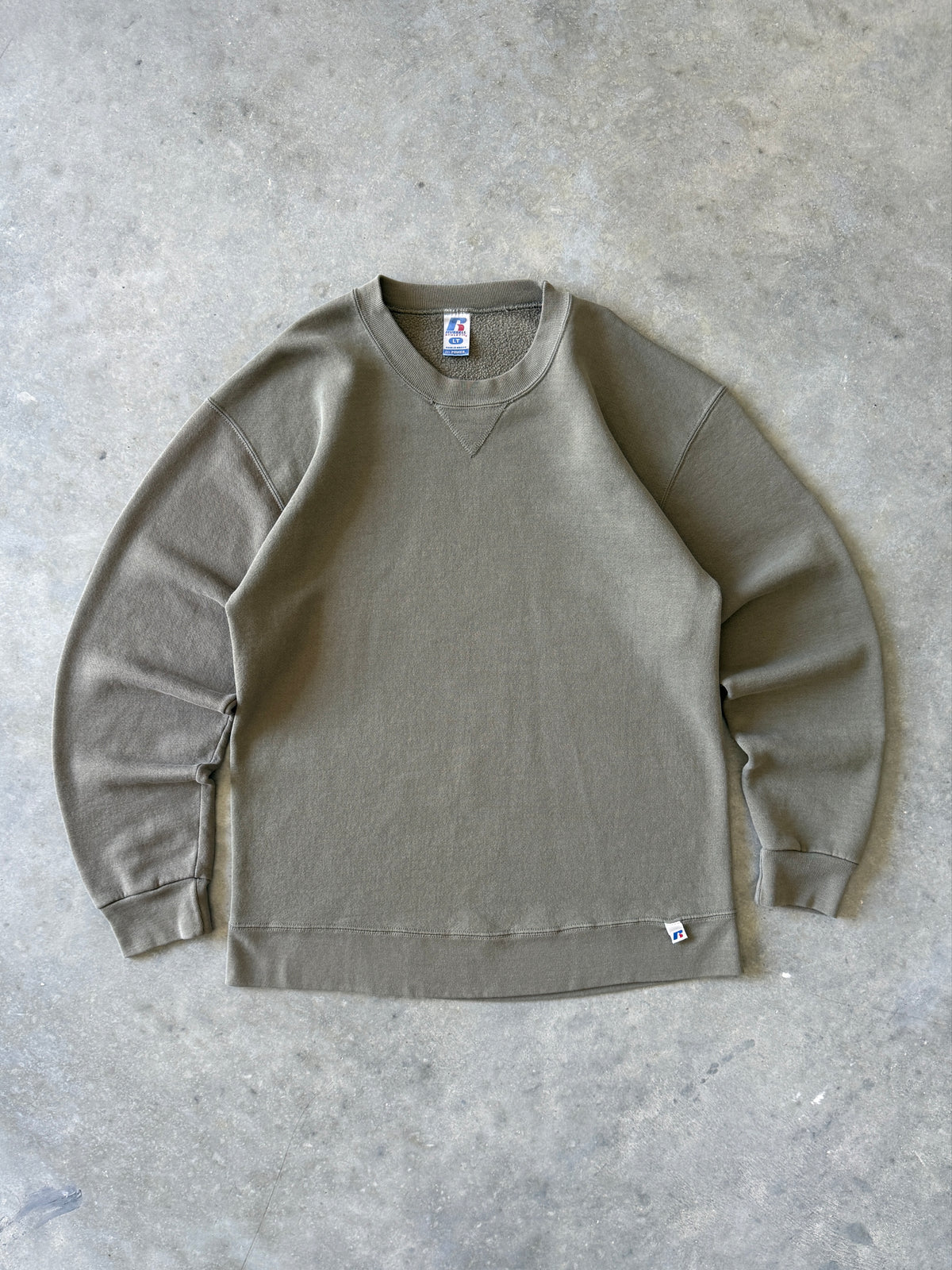Vintage 2000s Sage Green Russell Athletic Sweatshirt (LT)