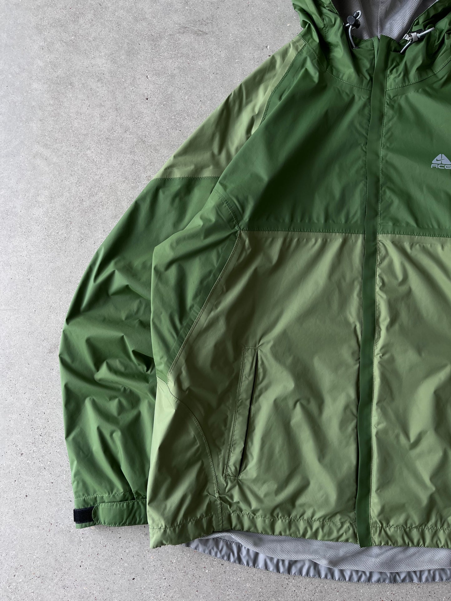 Vintage NIKE ACG Couche Extreme Jacket - L