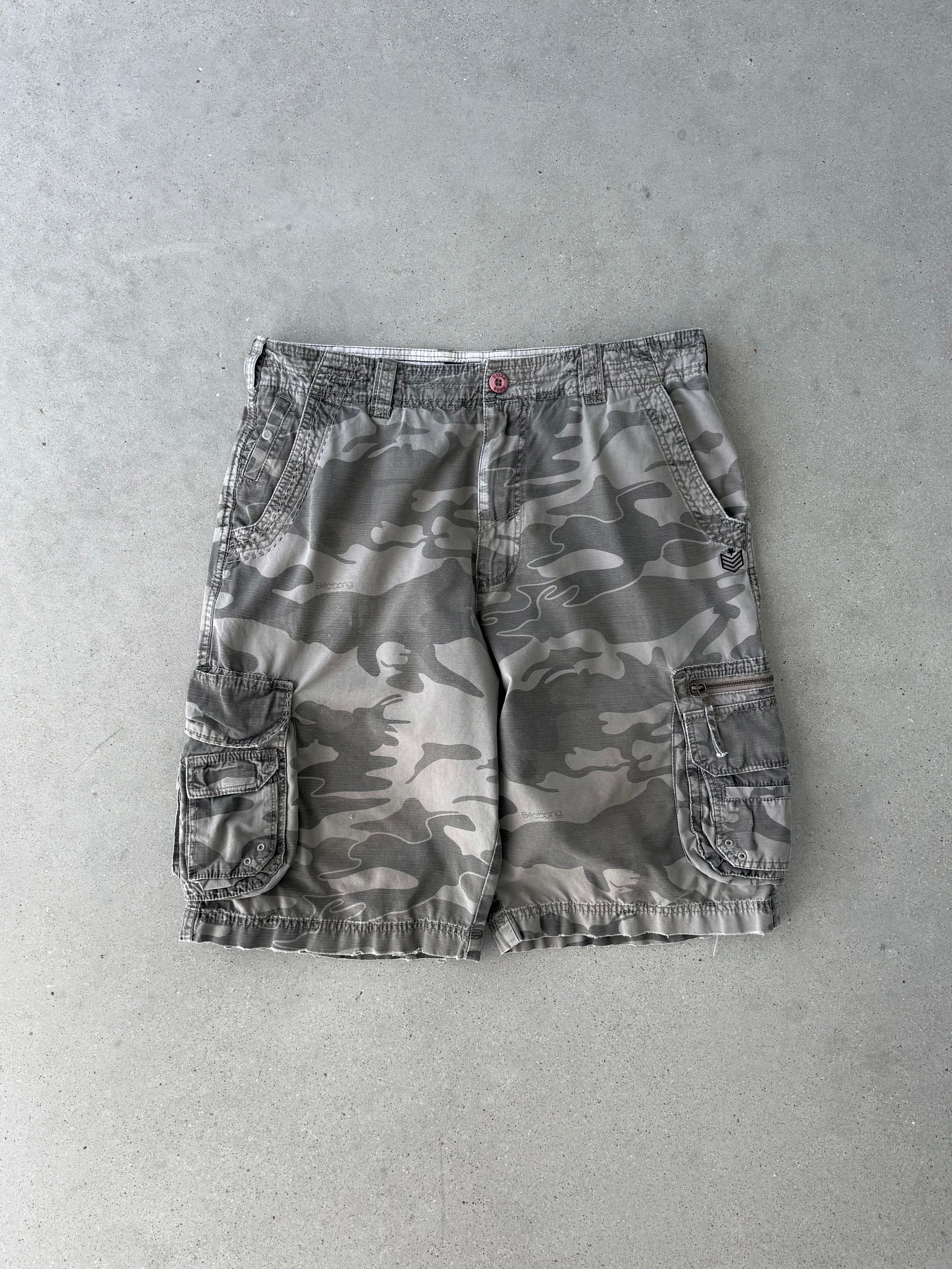 Vintage Billabong Cargo Shorts - 34