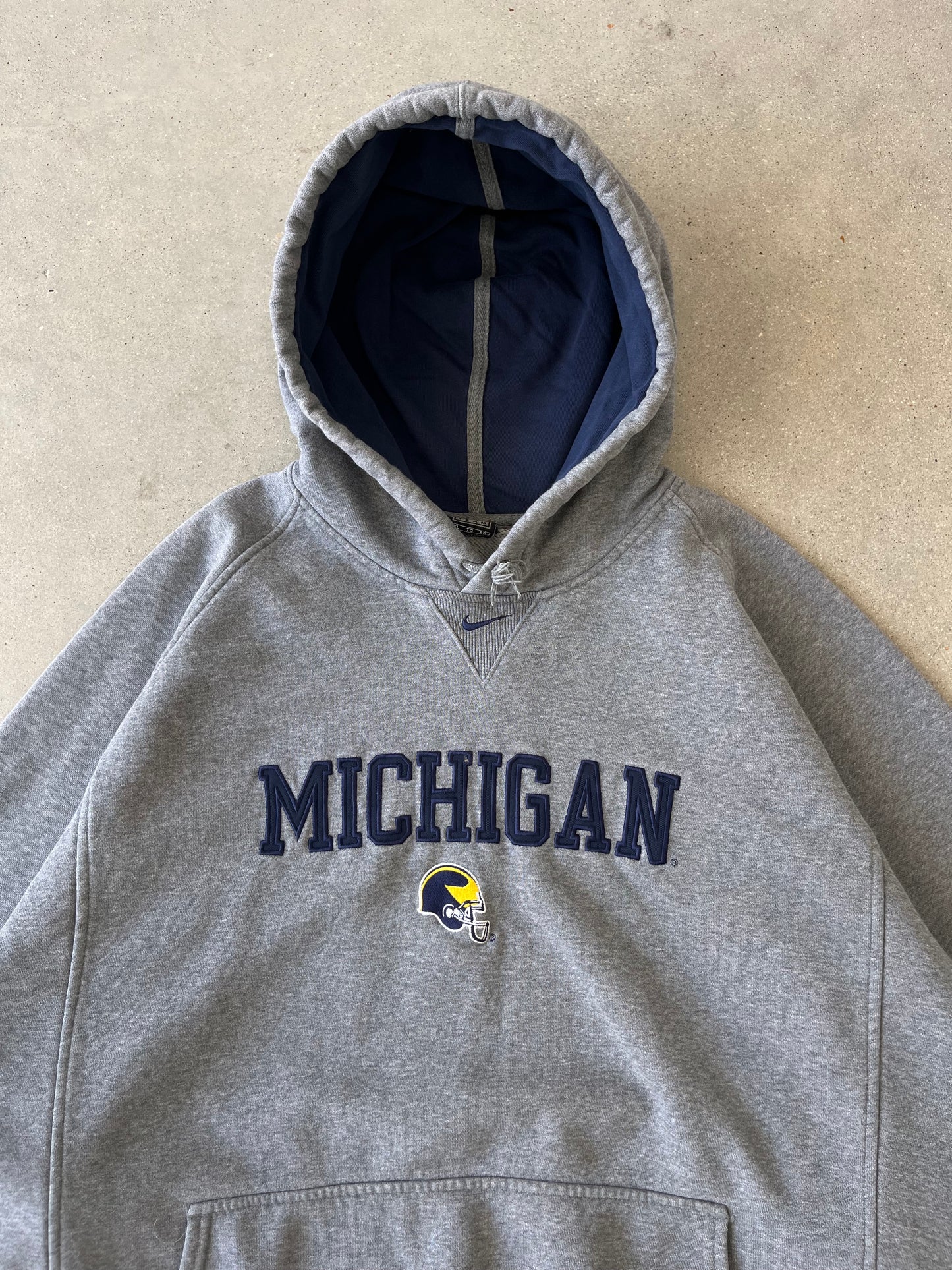 Vintage Nike University of Michigan Center Hoodie - XL