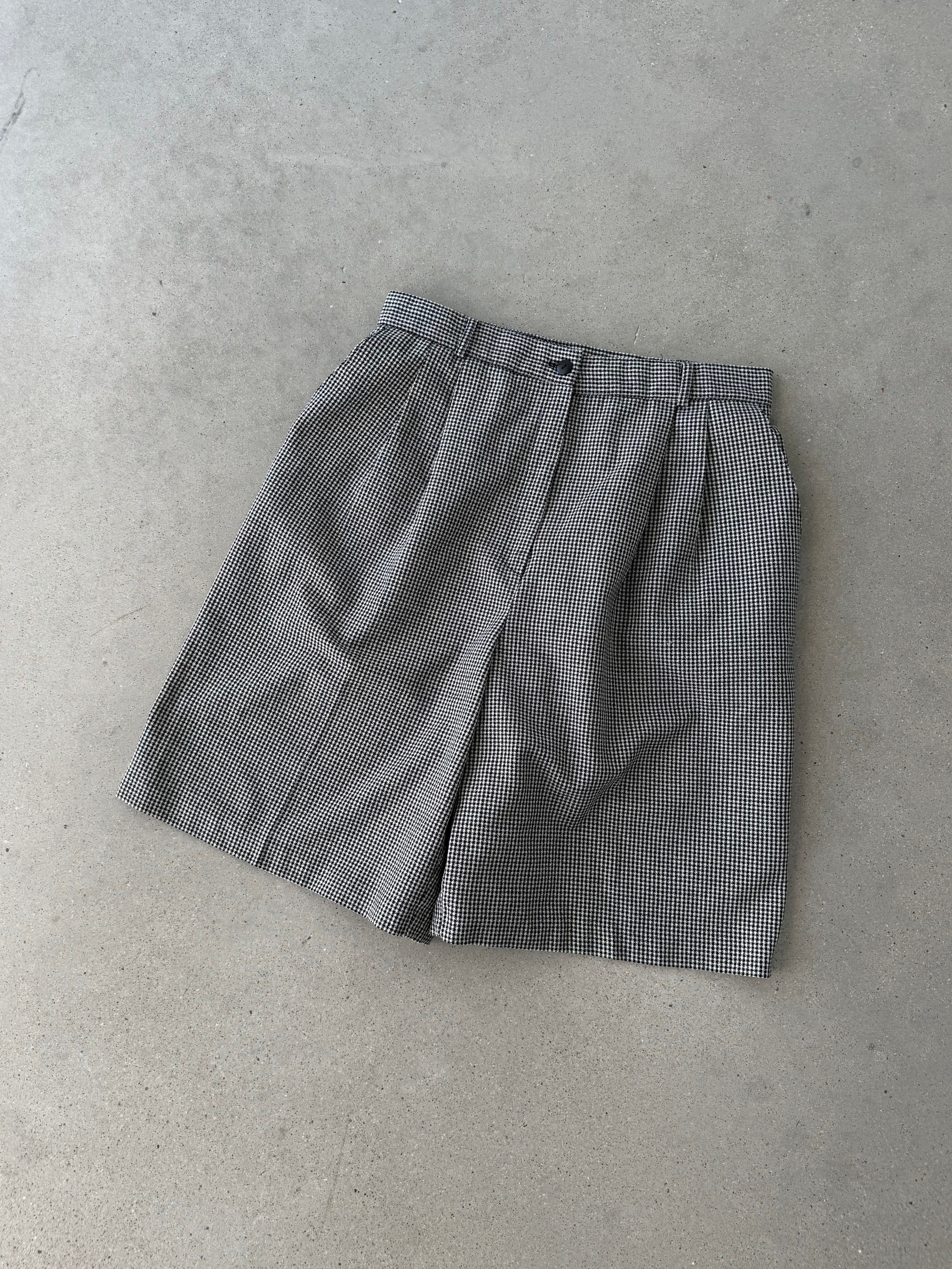 Vintage Requirements Plaid Shorts - 14