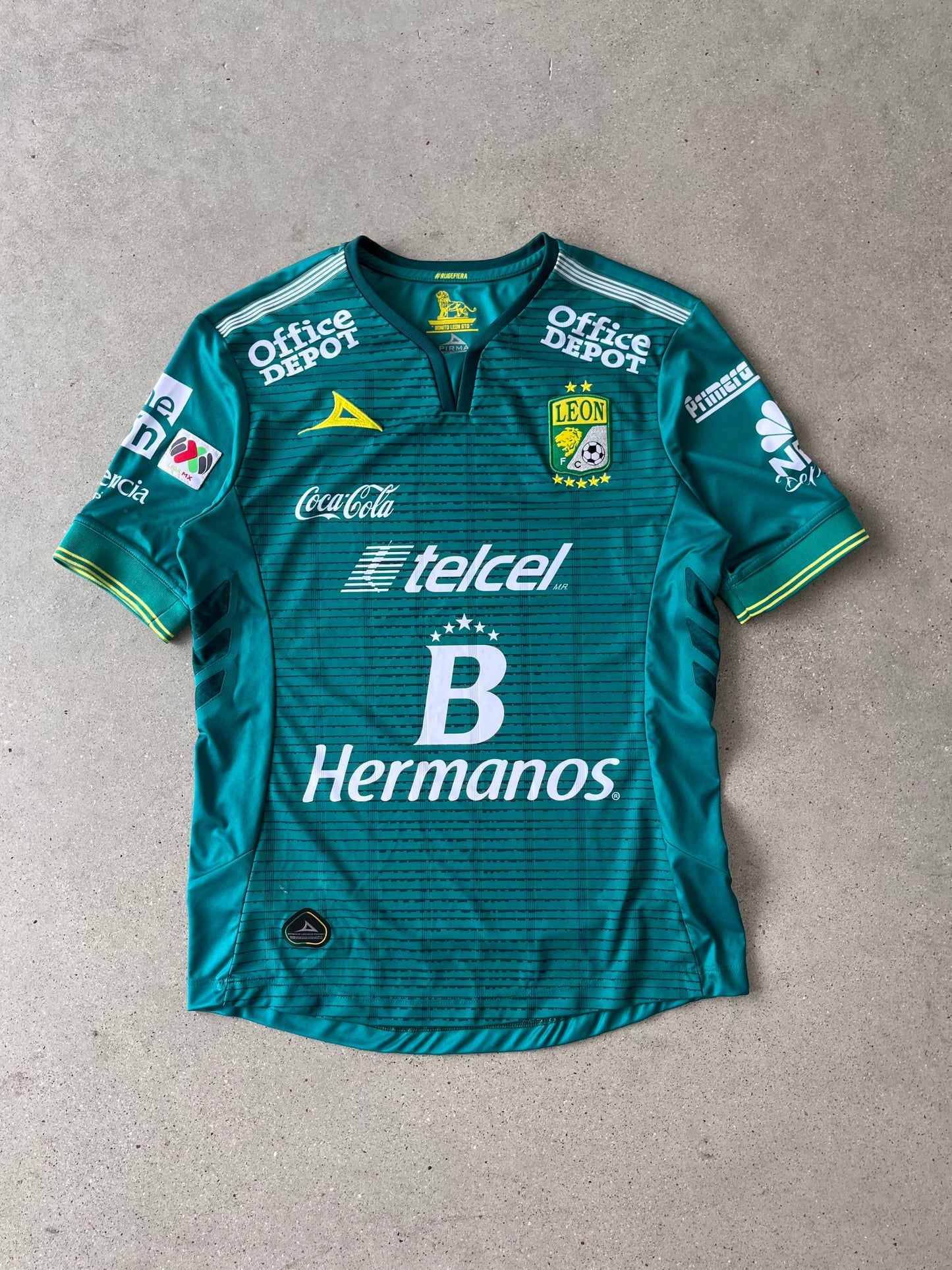 Vintage 2015/2016 Pirma Leon Jersey - M