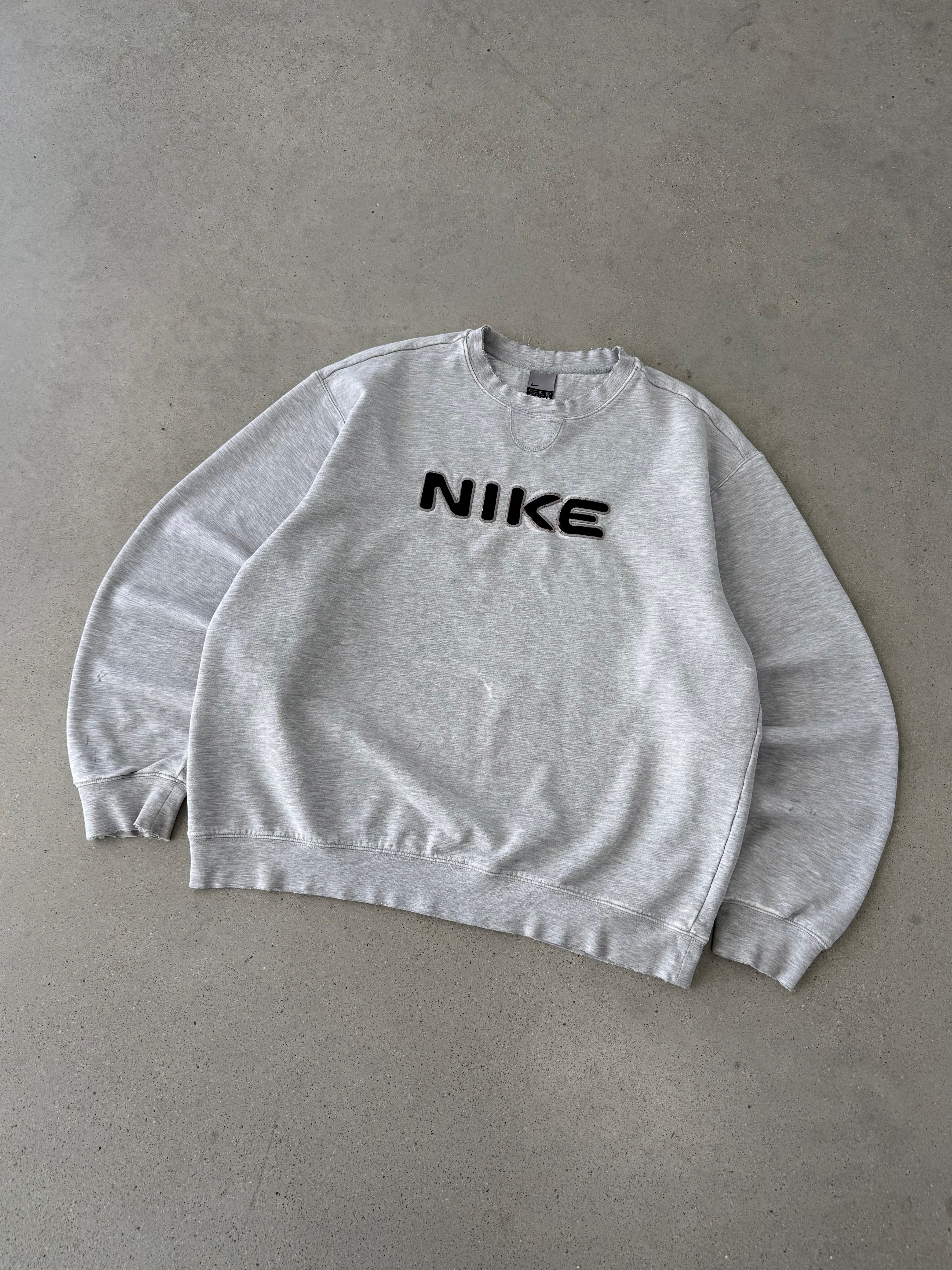 Vintage 2000s Nike Spell-out Gray Crewneck - XL