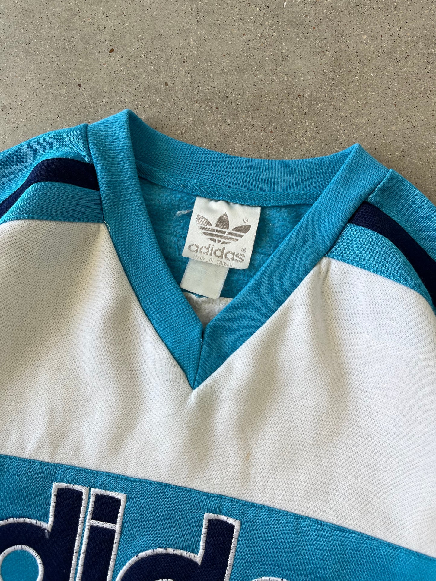 Vintage 90s Adidas Spell-out Sweatshirt - M