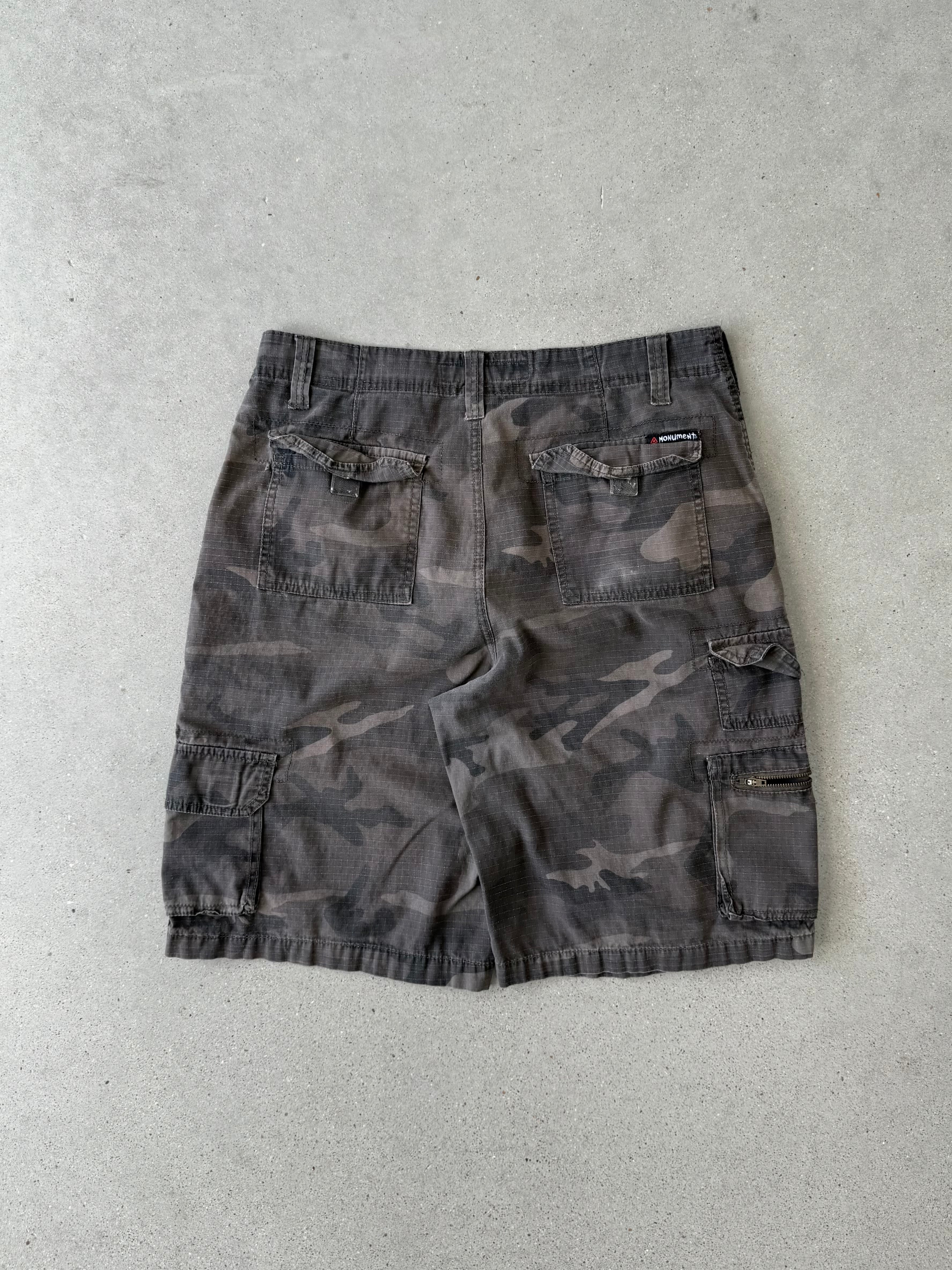 Vintage Monumnet Military Camo Cargo Shorts - 32