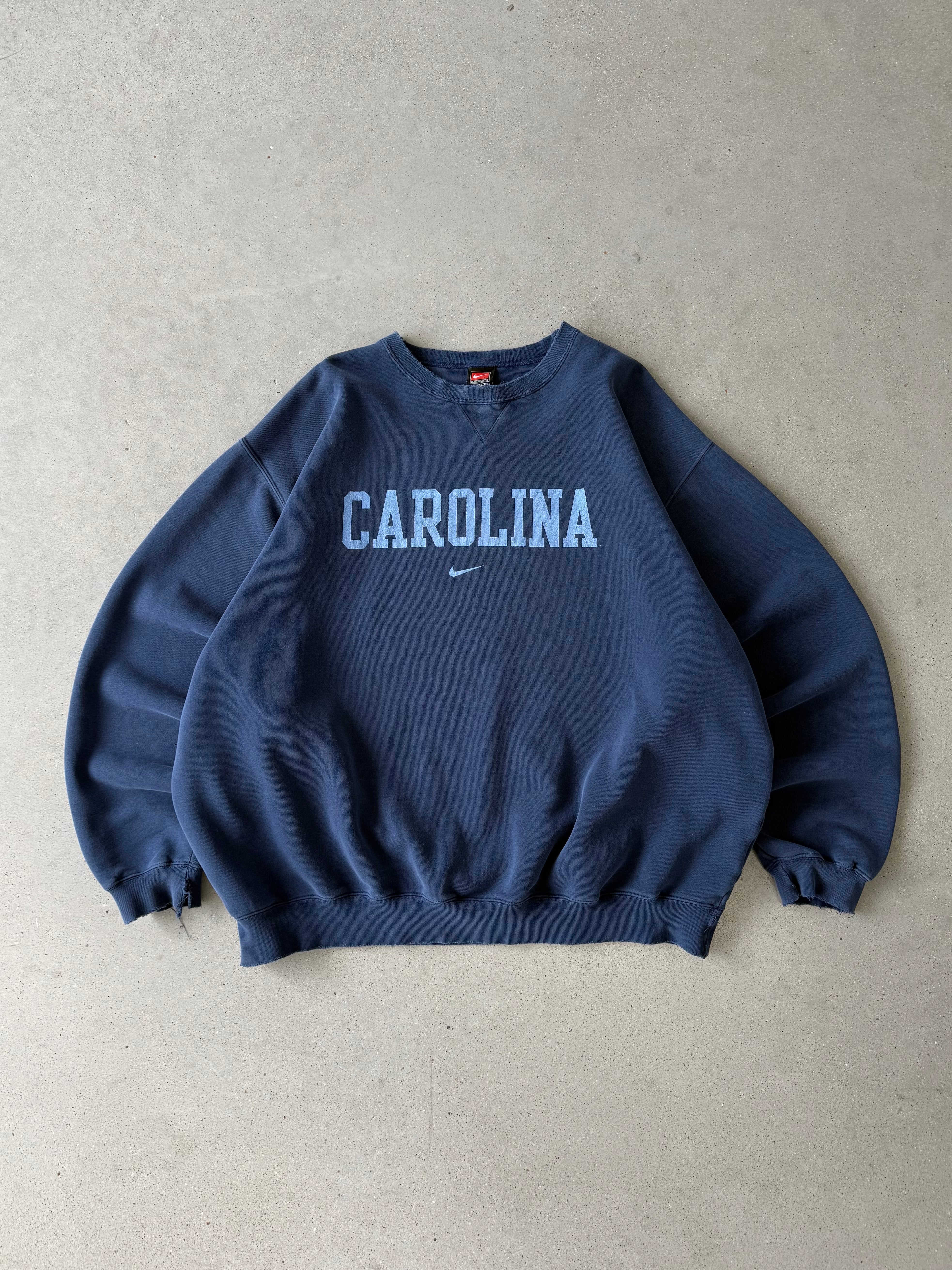 Vintage Nike TEAM Carolina Tar Heels Center Swoosh Crewneck  - XXL