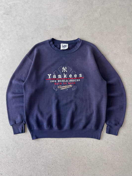 Vintage 1999 NY Yankees Embroidered  Crewneck -M