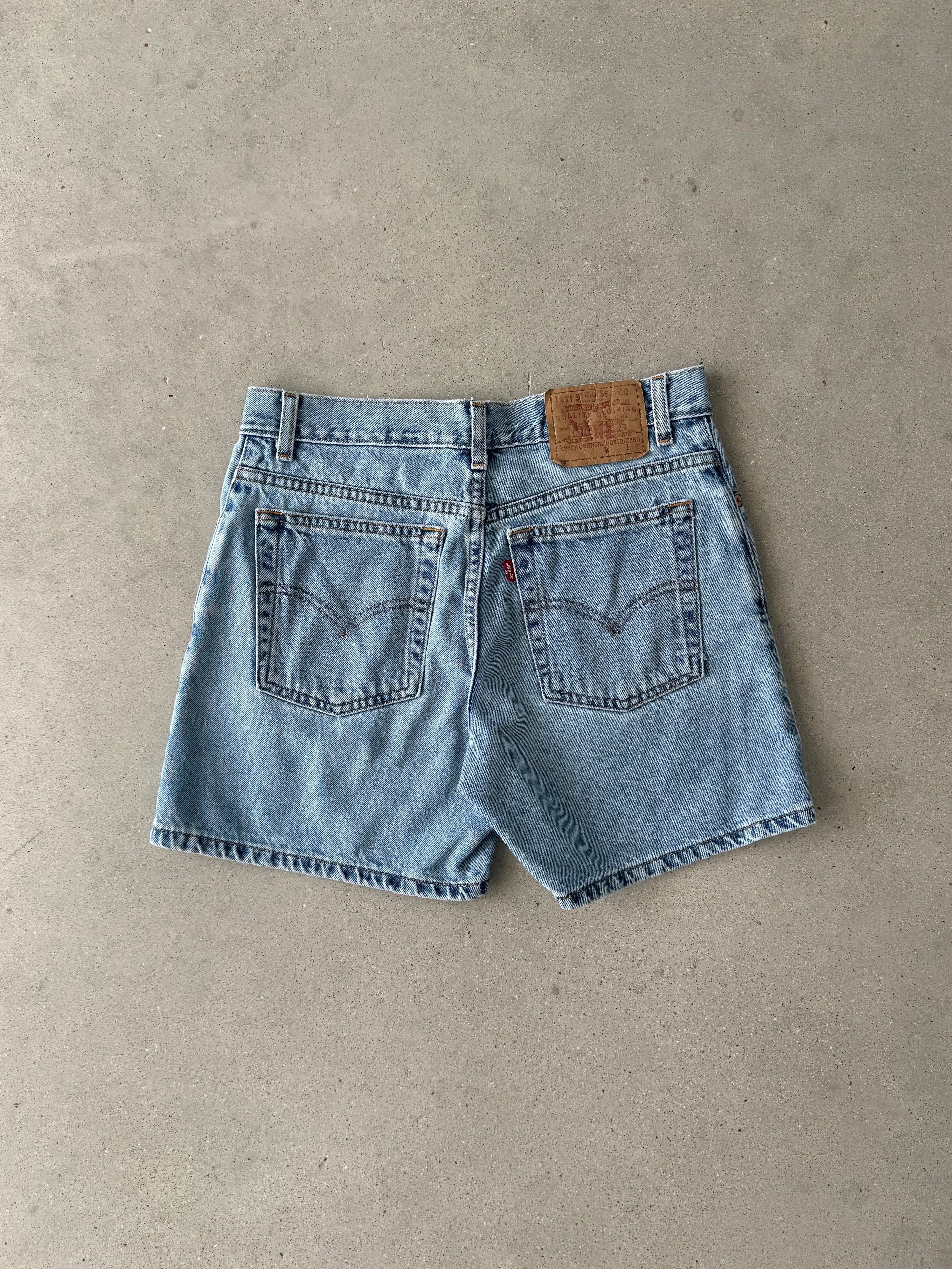 Vintage Women's Levi's Denim Shorts - 6