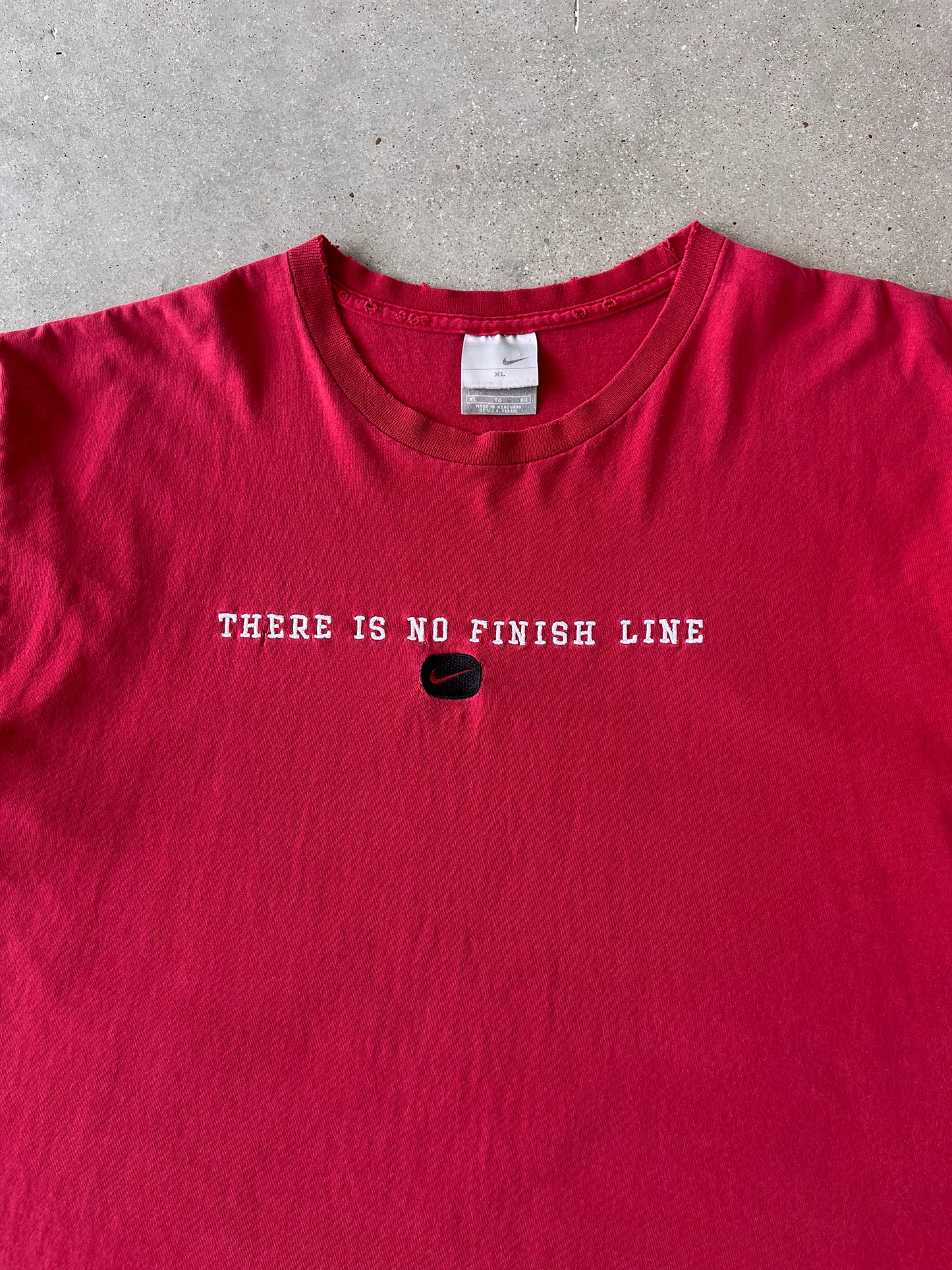 Vintage Nike "There's No Finish Line" Tee - XL