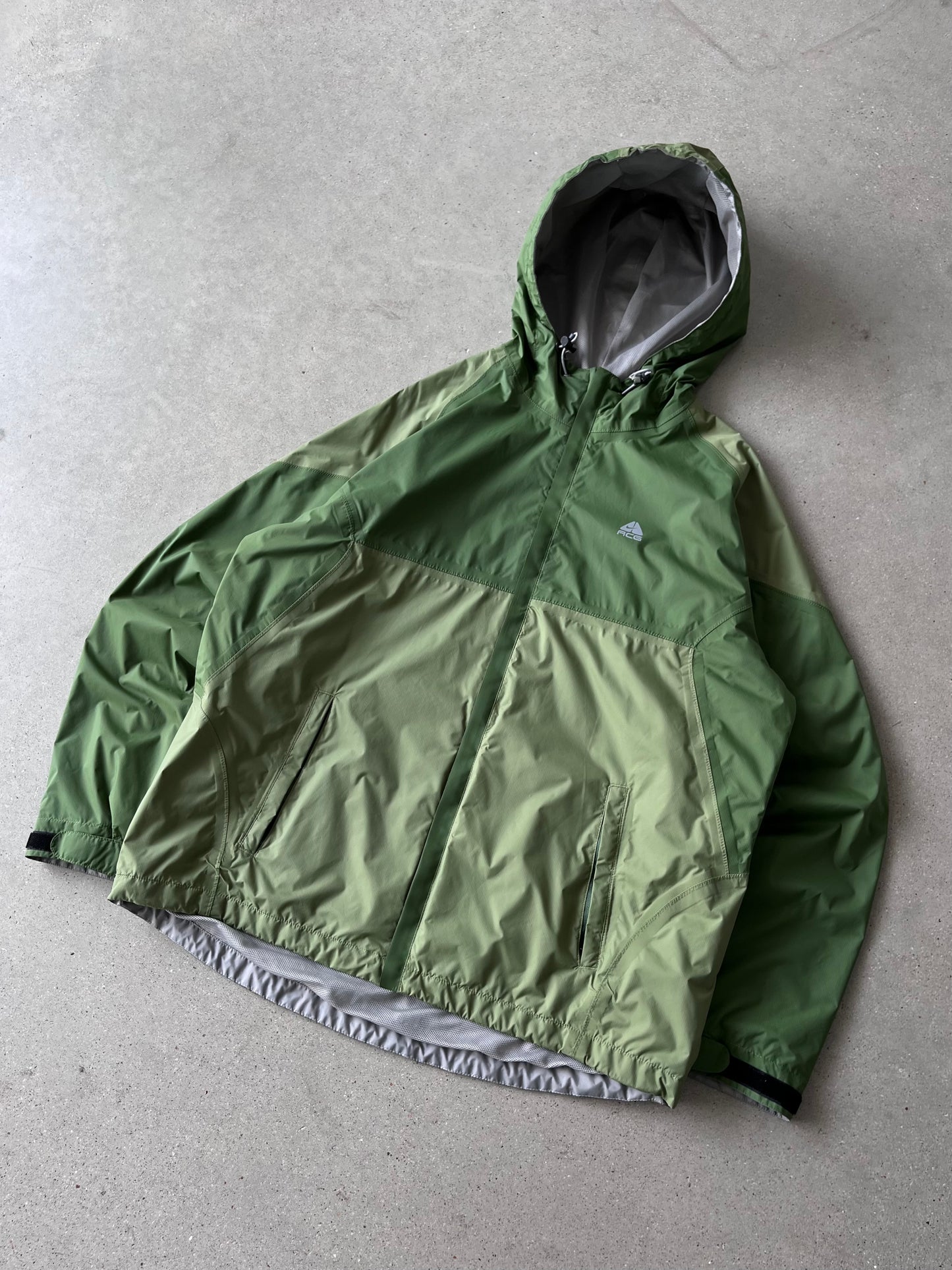 Vintage NIKE ACG Couche Extreme Jacket - L