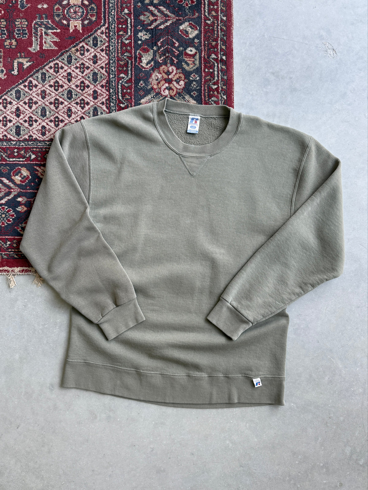 Vintage 2000s Sage Green Russell Athletic Sweatshirt (LT)