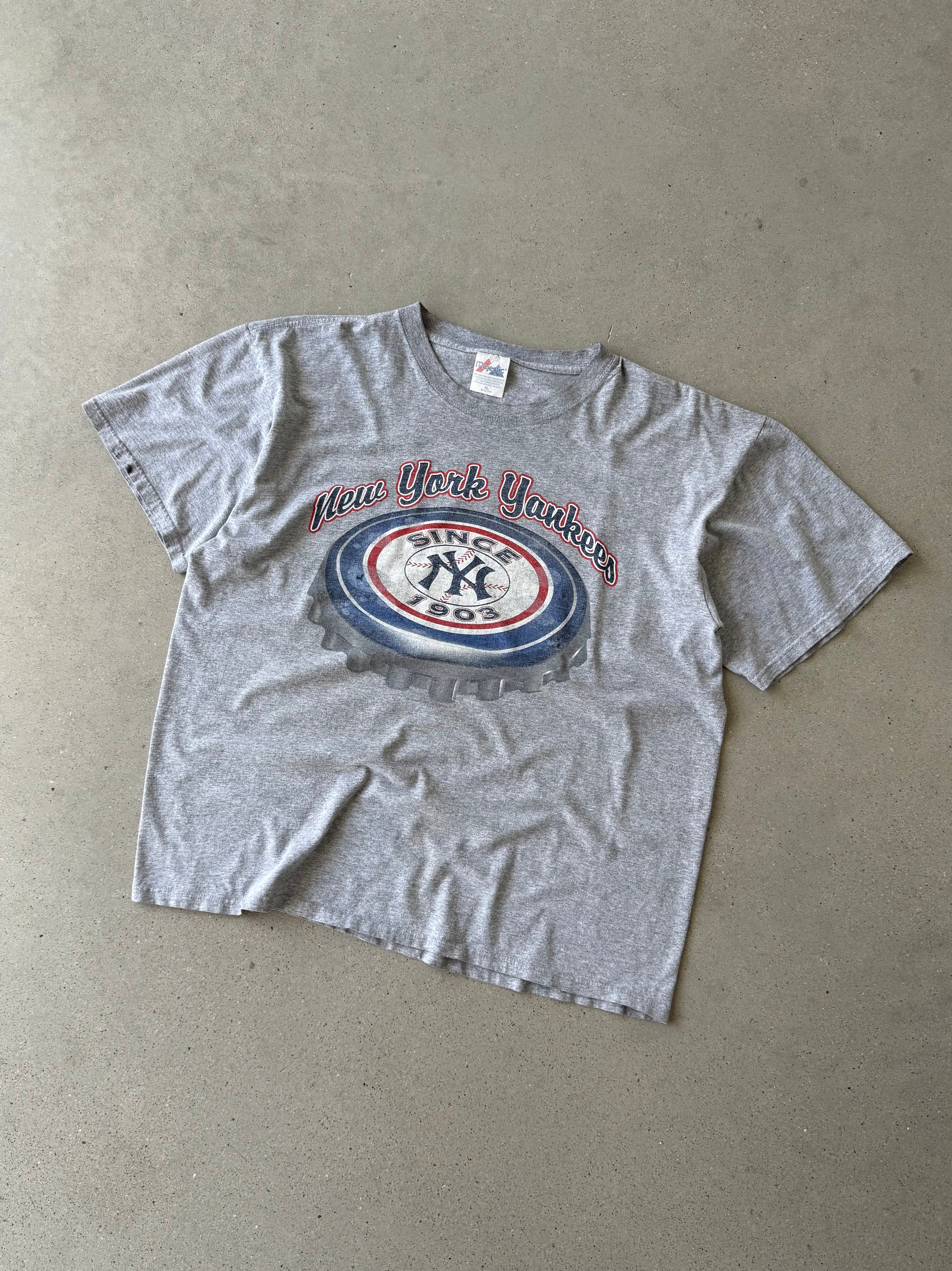 Vintage 2000s NY Yankees Bottle Cap Tee - XL