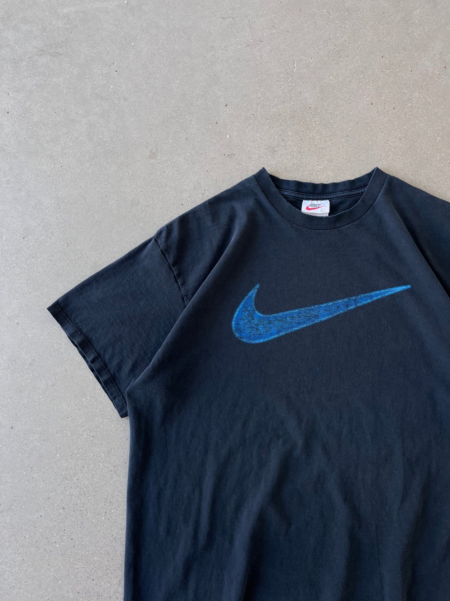 Vintage 90s Nike Swoosh Tee - L