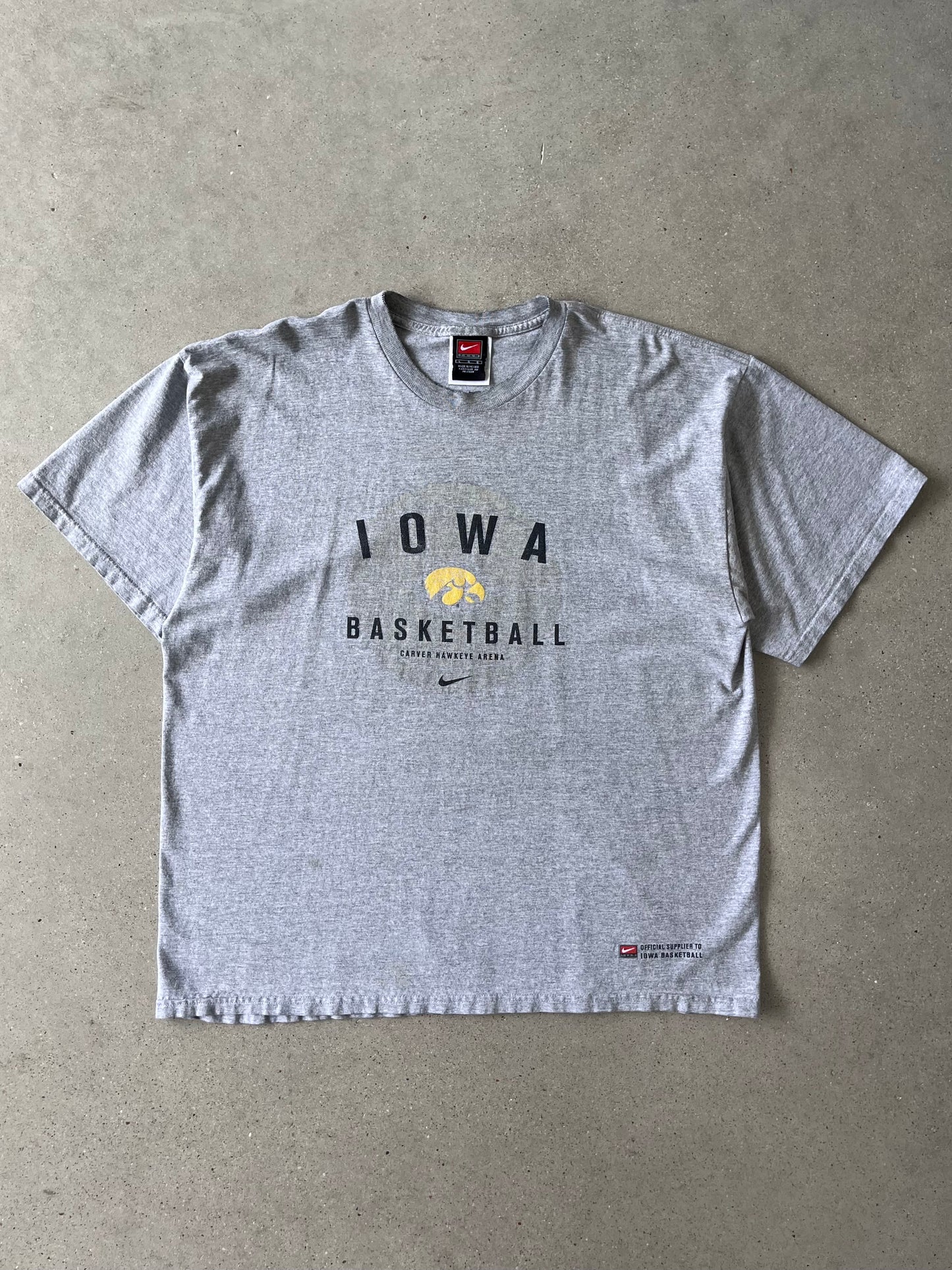 Vintage Nike Iowa Basketball Tee - L