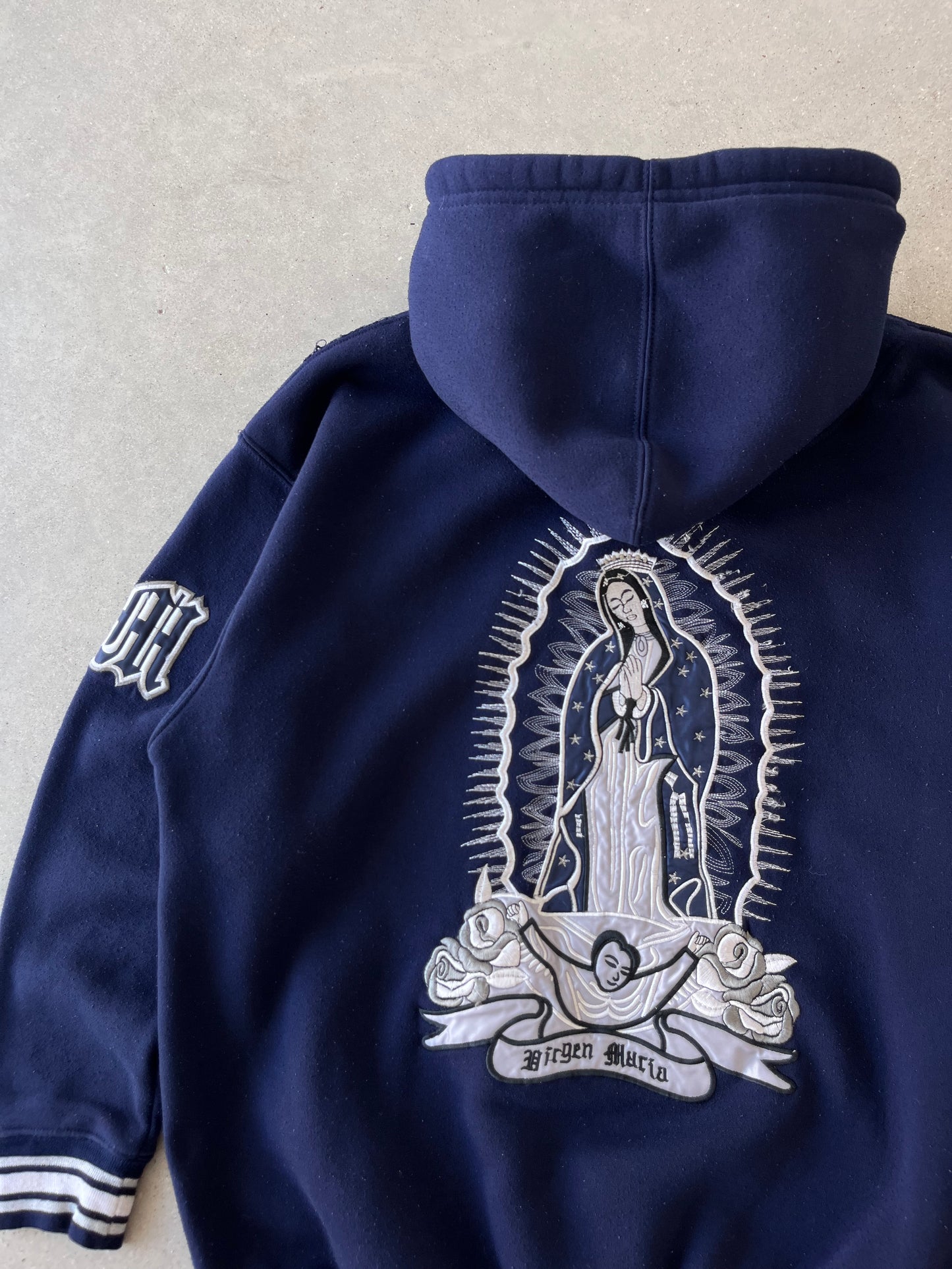 Vintage Y2K Virgen Maria Hoodie - M