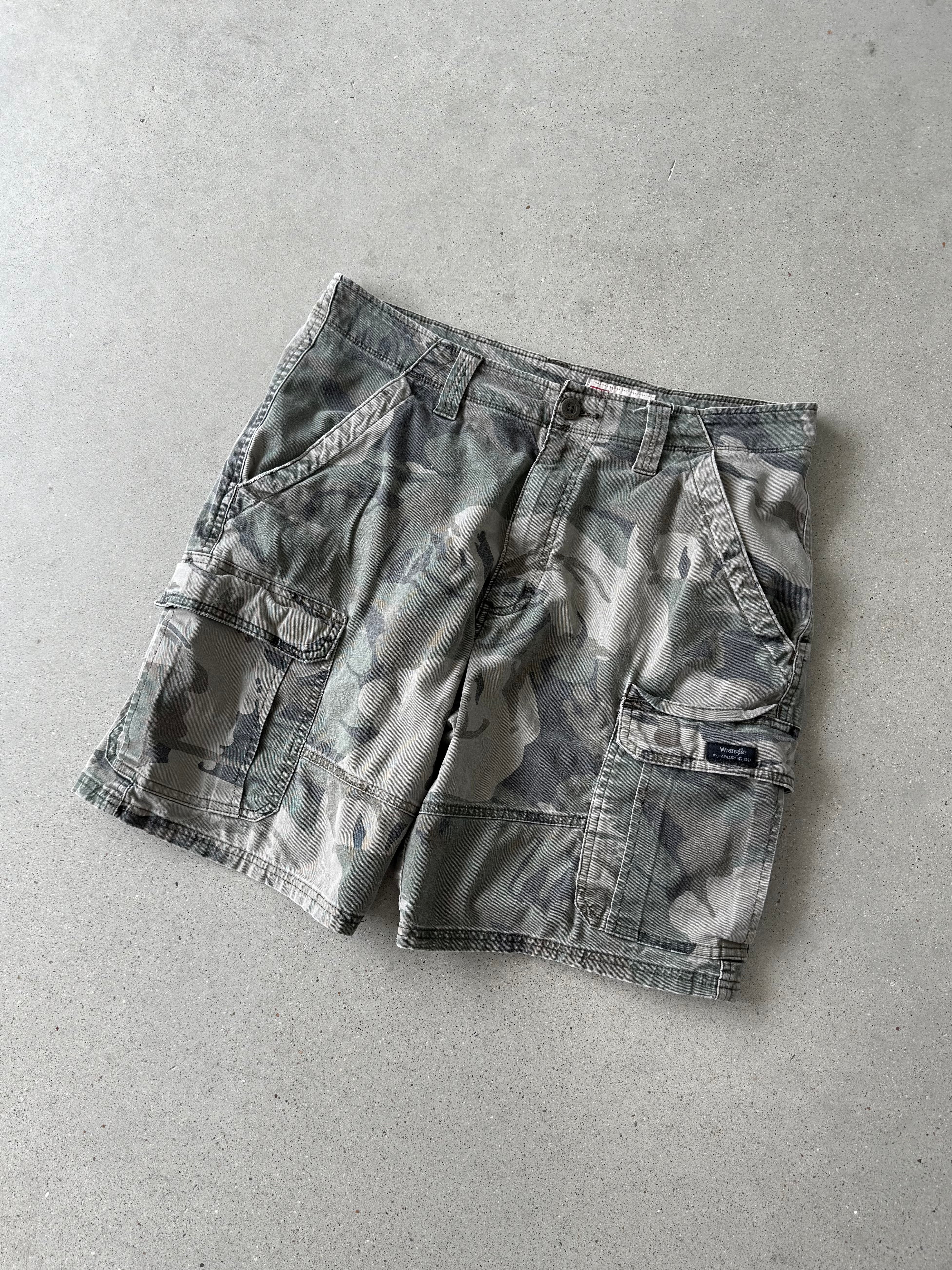 Vintage Wrangler Camo Shorts - 33