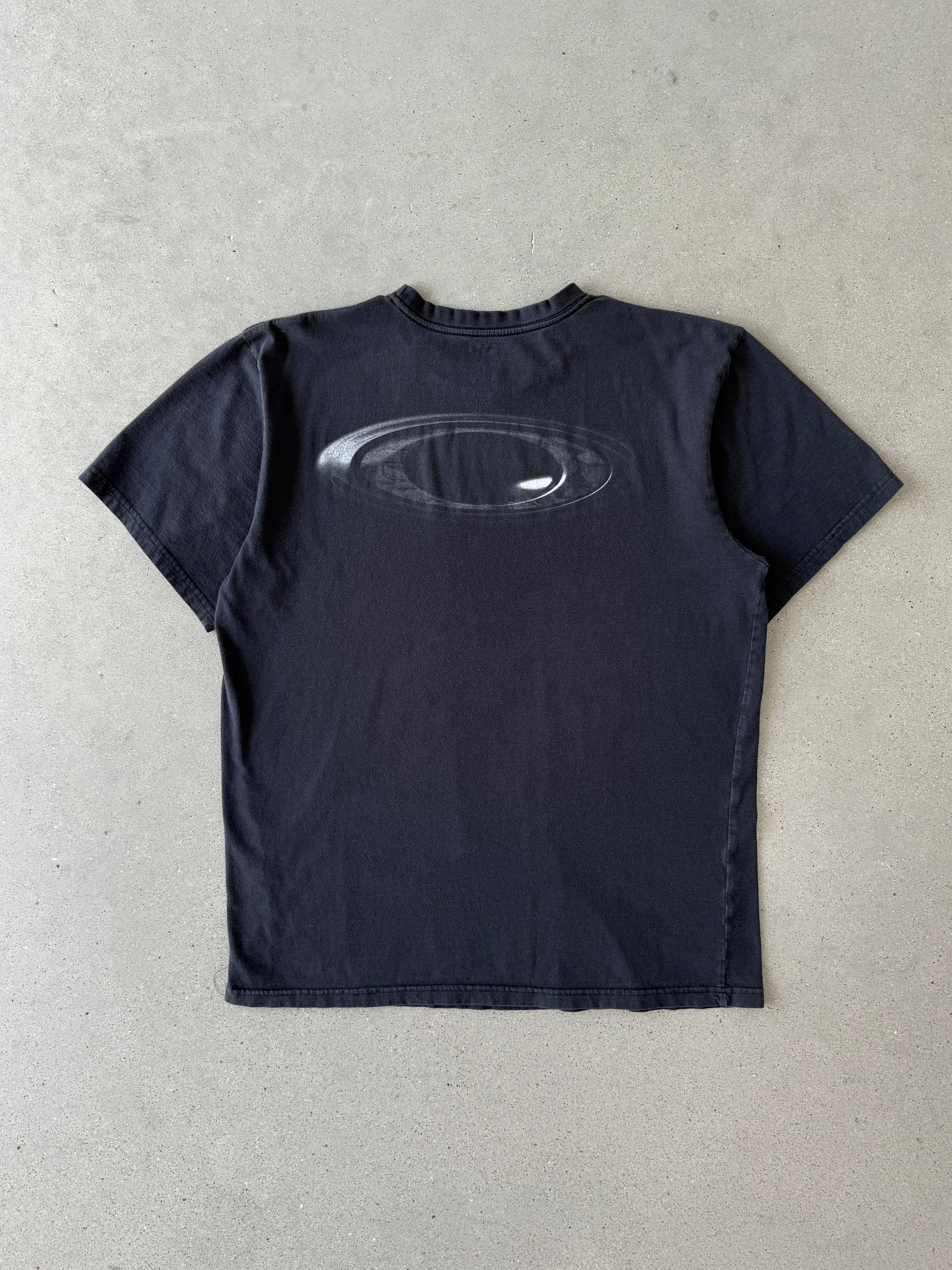 Vintage 2000s Oakley 3D Tee - L