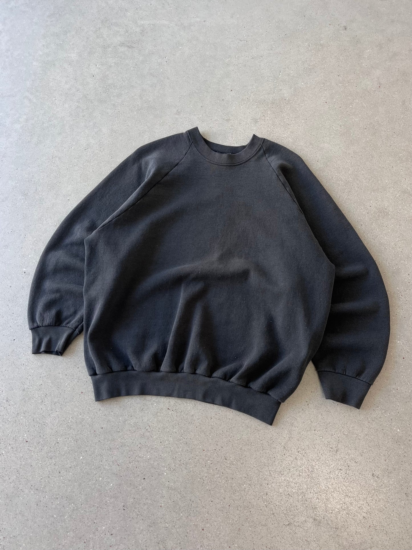 Vintage Black Faded Crewneck - L