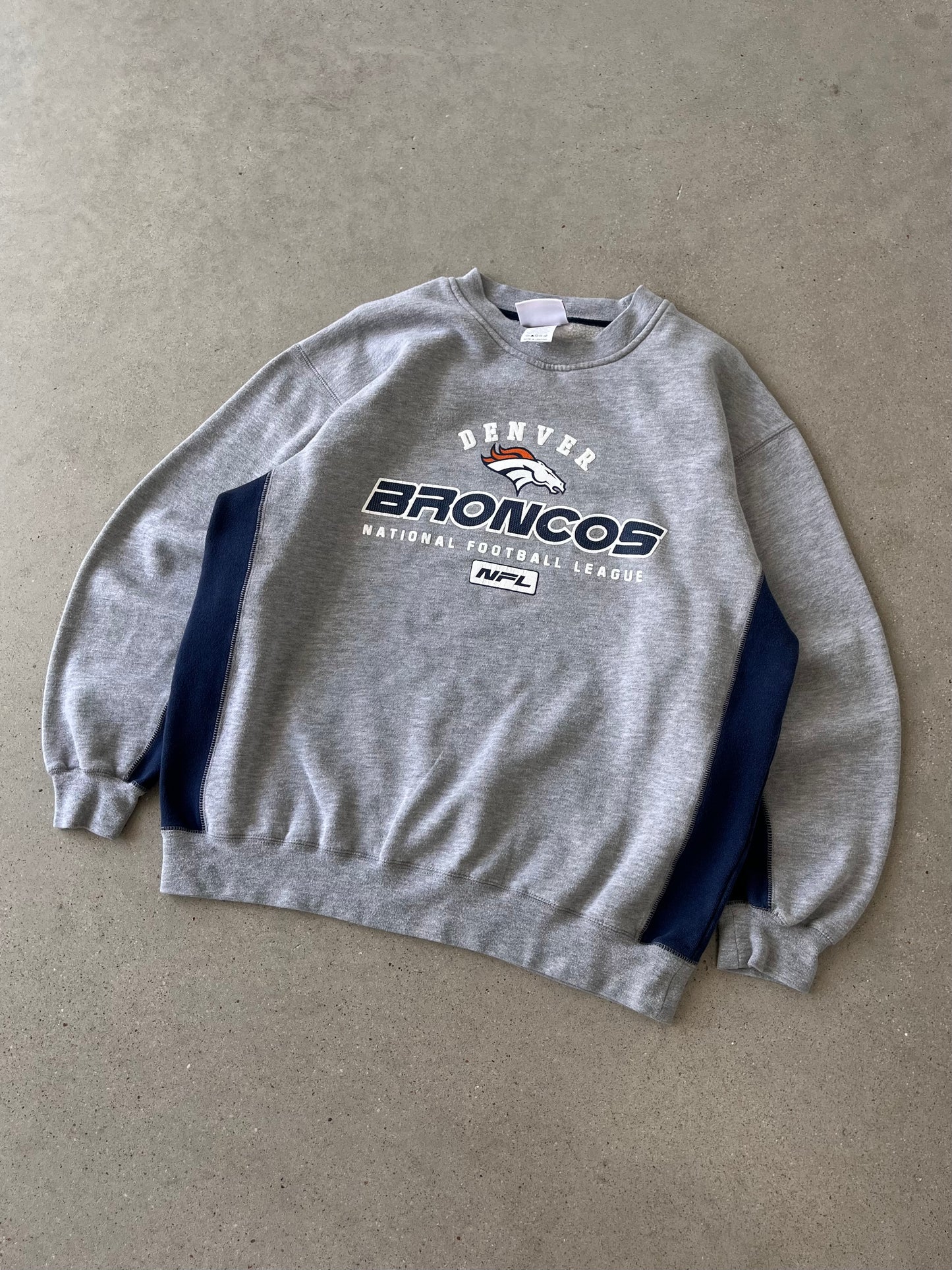 Vintage Denver Broncos NFL Crewneck - L