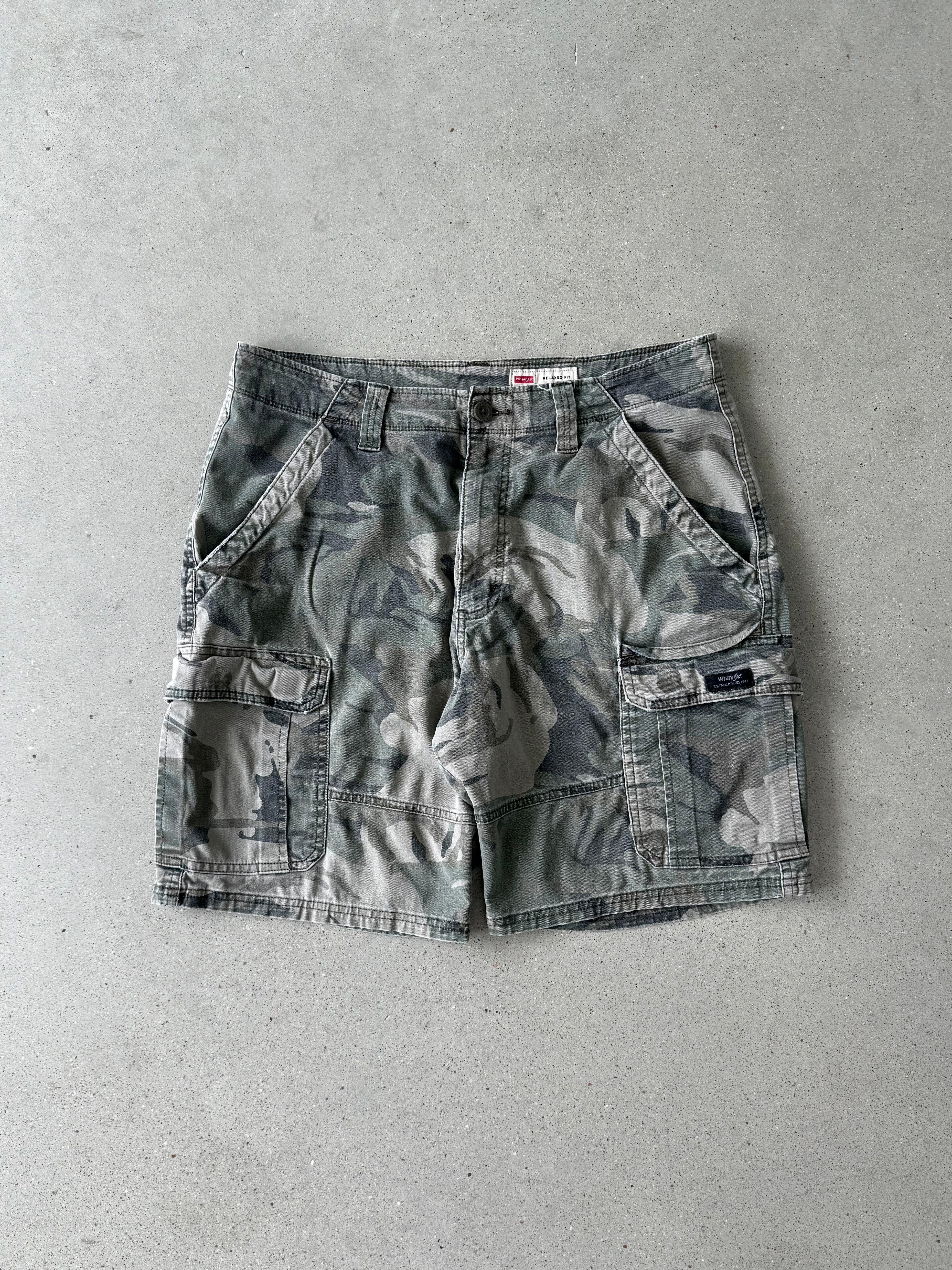 Vintage Wrangler Camo Shorts - 33
