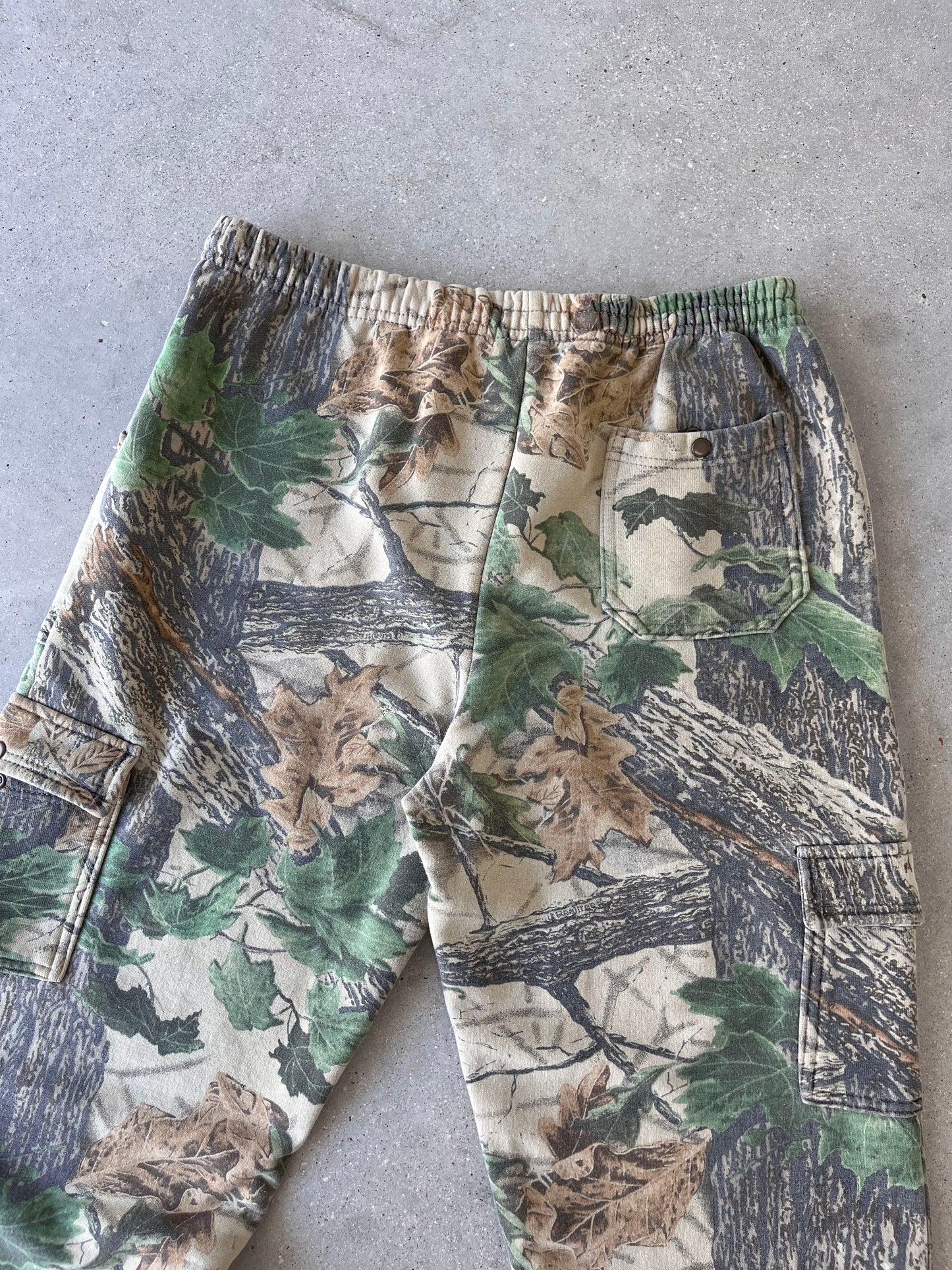 Vintage Jerzees Realtree Cargo Sweatpants - L